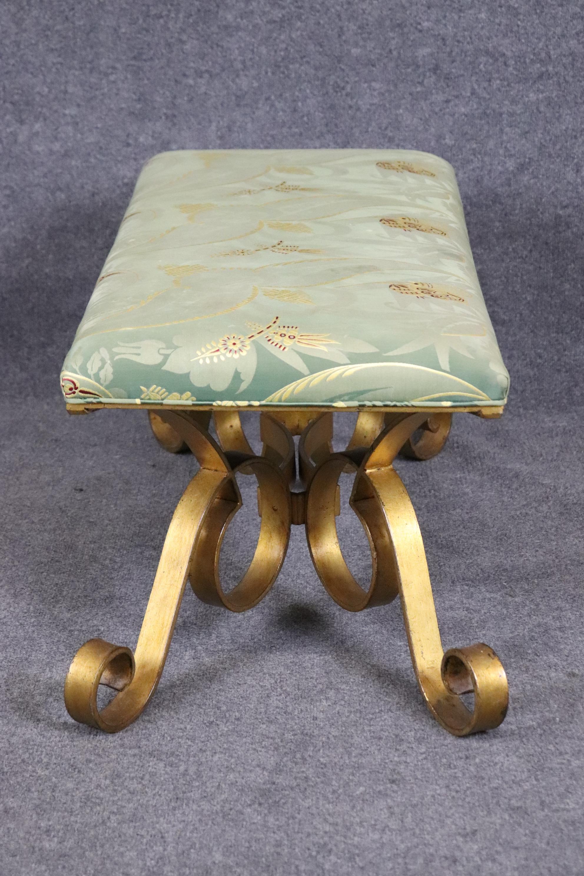 Milieu du XXe siècle Tabouret de banc de style Régence italienne en fer forgé avec métal doré, vers 1950 en vente
