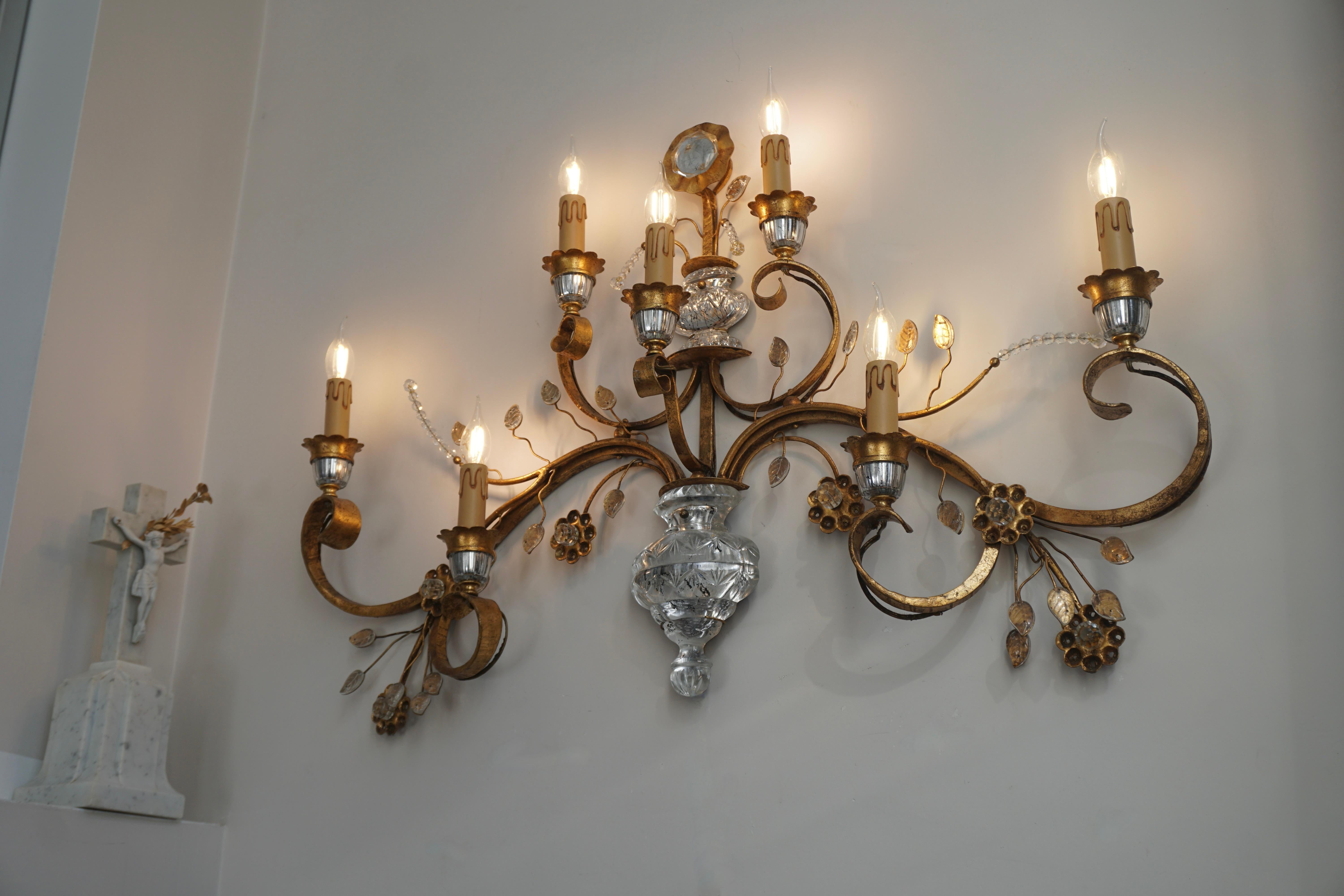 20th Century Gilded Metal Leaf and Glass Flower Wall Sconce Light Fixture For Sale