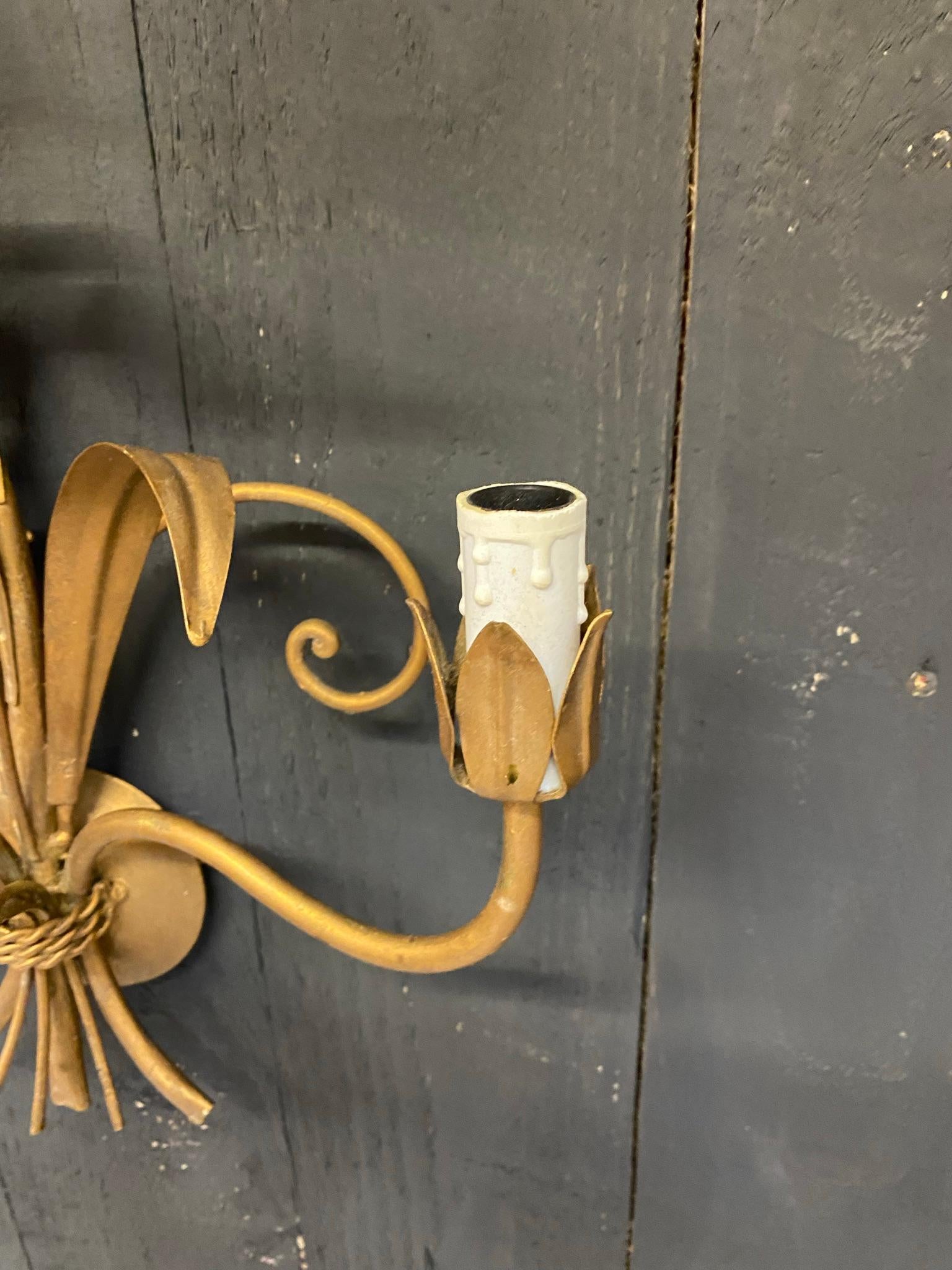 Gilded Metal Sconce 'Style Baguès', circa 1950 In Good Condition For Sale In Saint-Ouen, FR