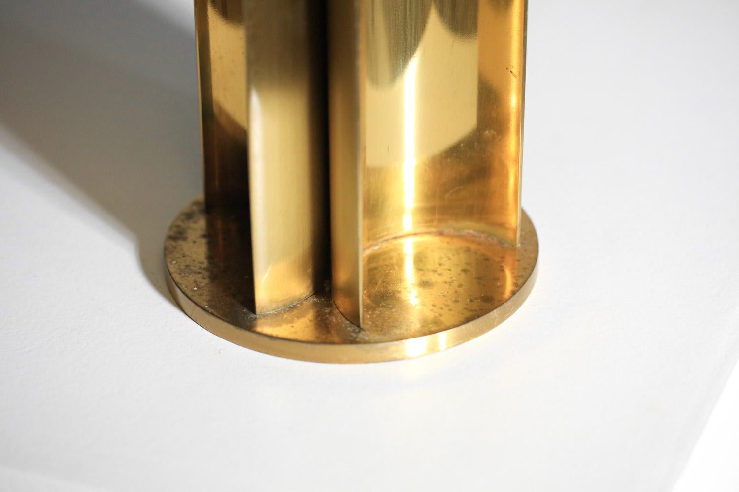 Mid-Century Modern Gilded metal table lamp from the 50's For Sale