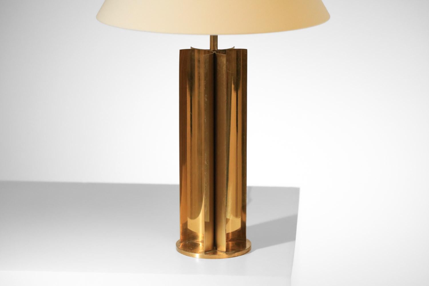 Gilded metal table lamp from the 50's For Sale 1