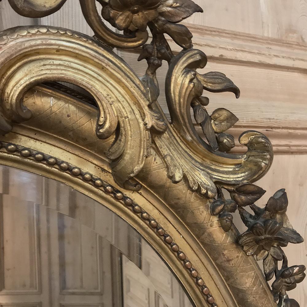Miroir ovale Louis XVI français du 19ème siècle doré en vente 1