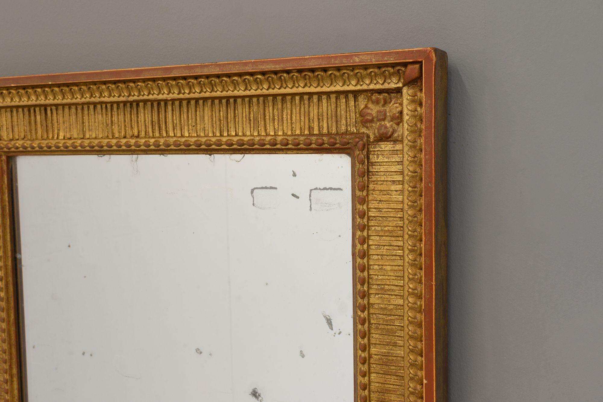 Spiegelglas in zugehörigem vergoldetem Rahmen. CIRCA 1900

H 75cm x B 56cm x T 5cm