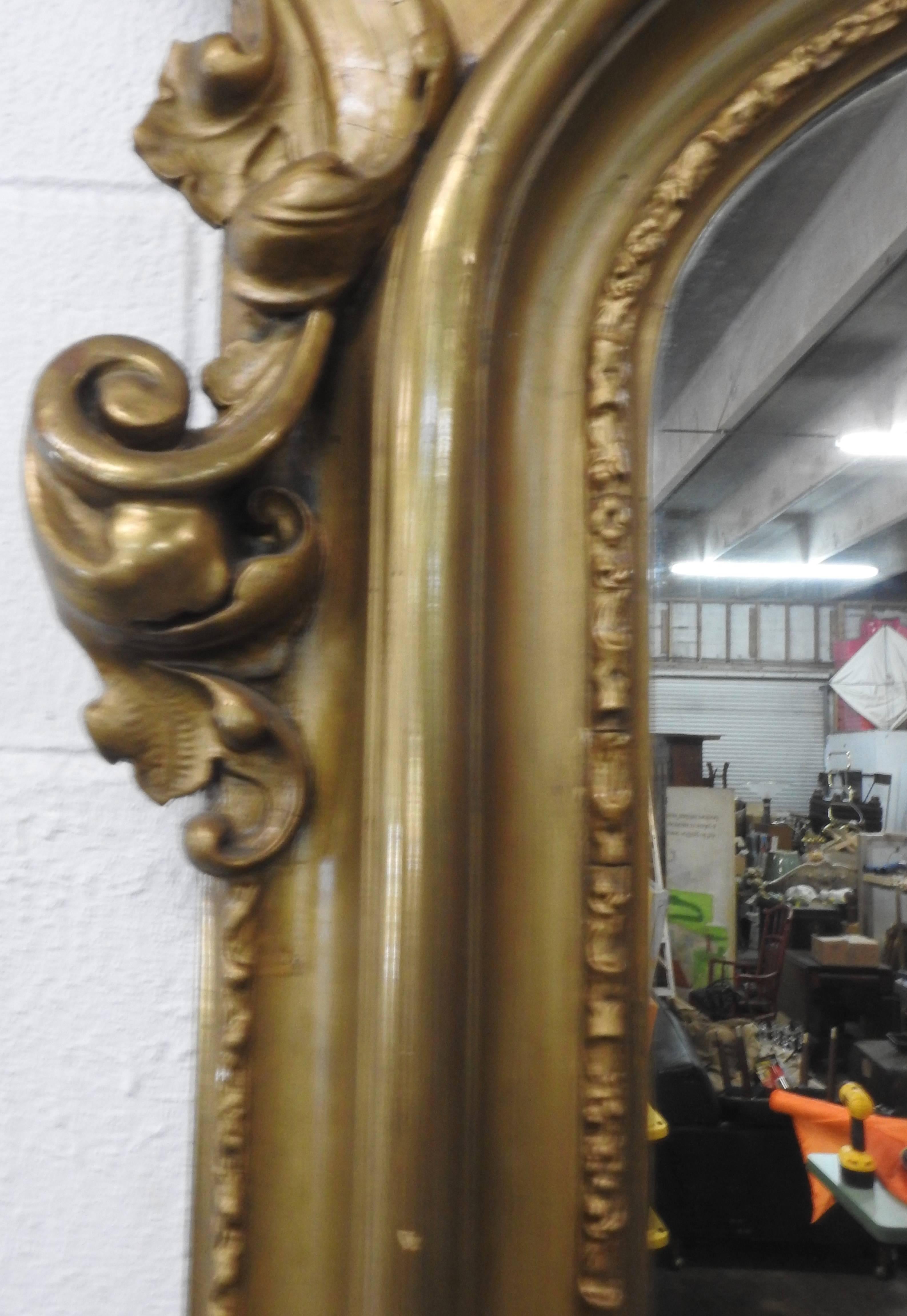 Gilded Mirror with Marble Top Pedestal For Sale 2