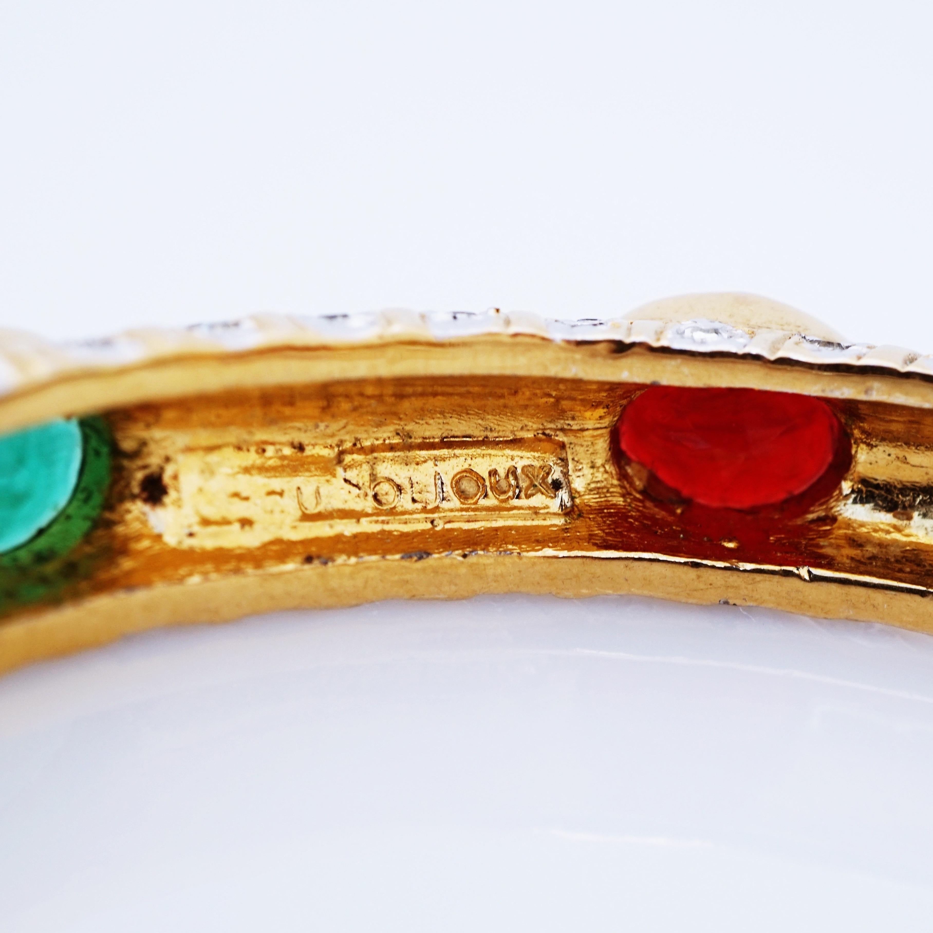 Gilded Mughal Style Hinged Bangle Bracelet By Vogue Bijoux, 1970s In Good Condition In McKinney, TX
