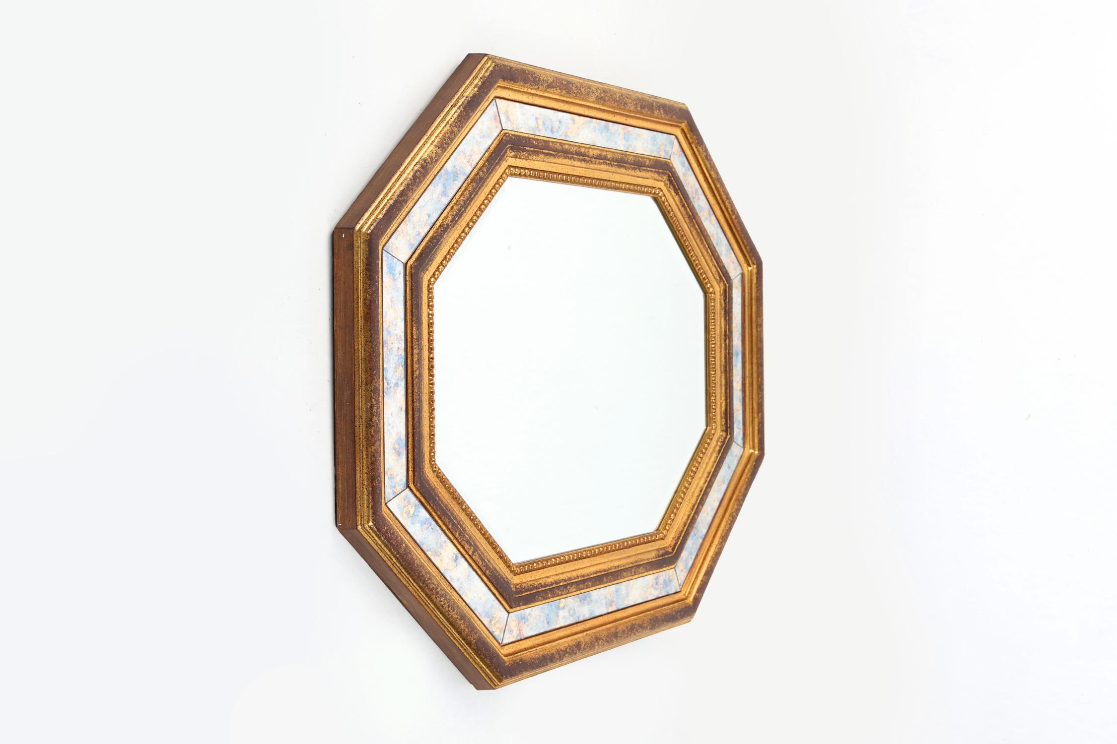20ième siècle Miroir octogonal doré Deknudt Belgique décoré de verre miroir fumé en vente