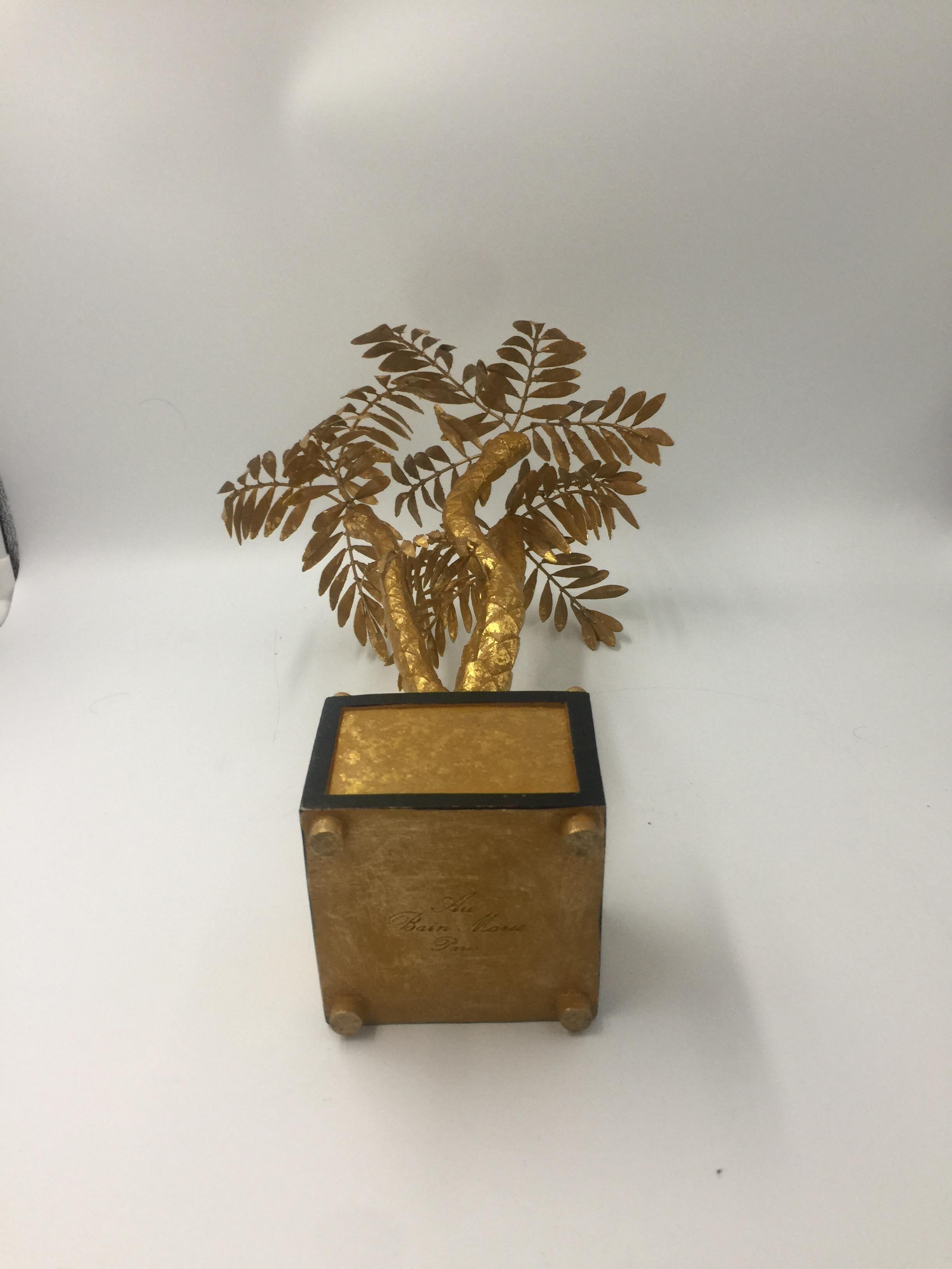 Gilded Palm Tree Center Piece, delicate hand craft work elegant and decorative In New Condition In Paris, FR