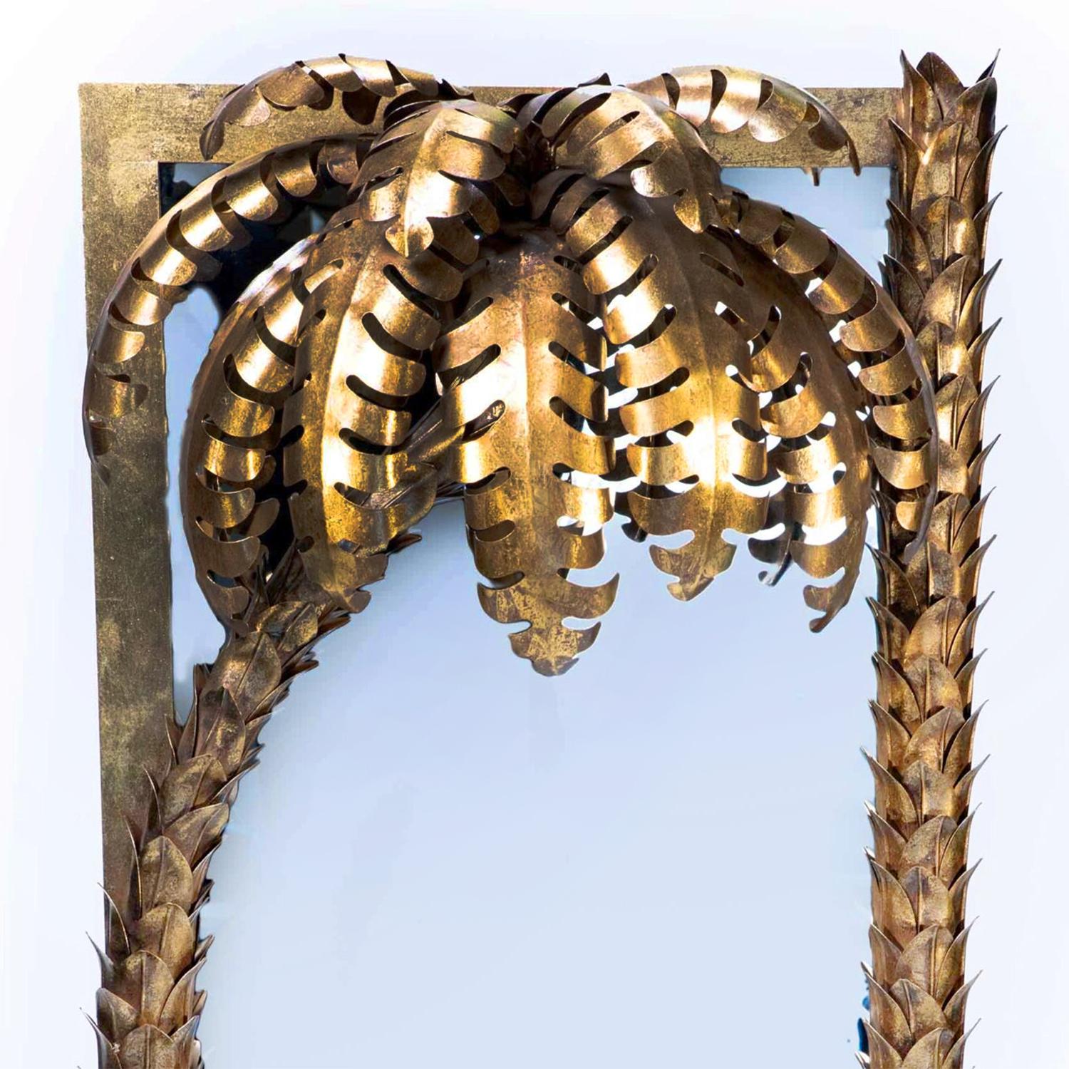 Gilded Palmer Set of 2 Mirror with frame in golded metal in
vintage brass finish. With mirror glass. 2 bulbs per palmer, 
2 lamp holder per palmer, lamp holder type E14, max 40 watts. 
Bulbs not included. Made in France in 2024.
Dimensions: