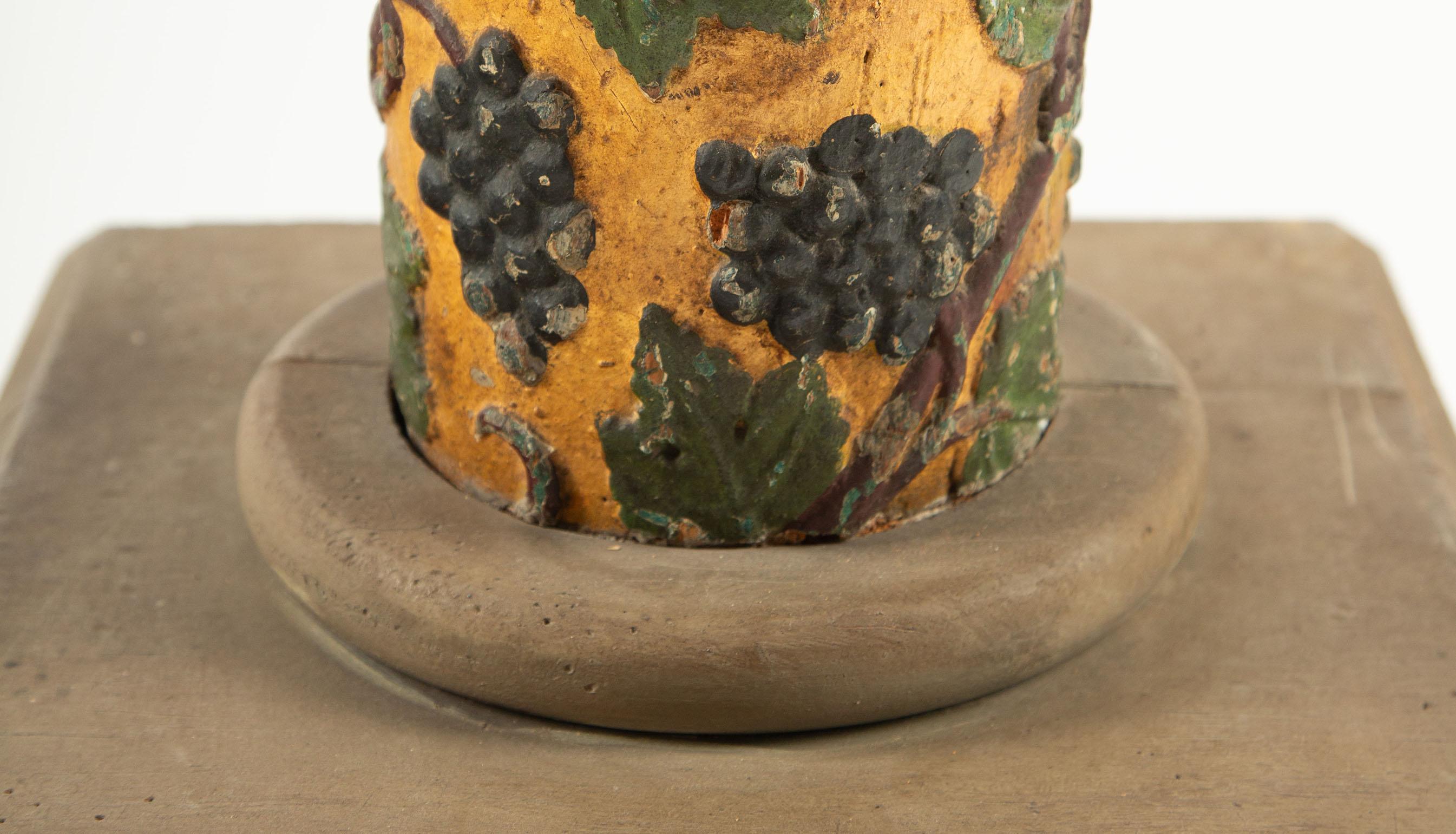 20th Century Gilded Pedestal with Carved Grapevines and Rustic Elegance For Sale