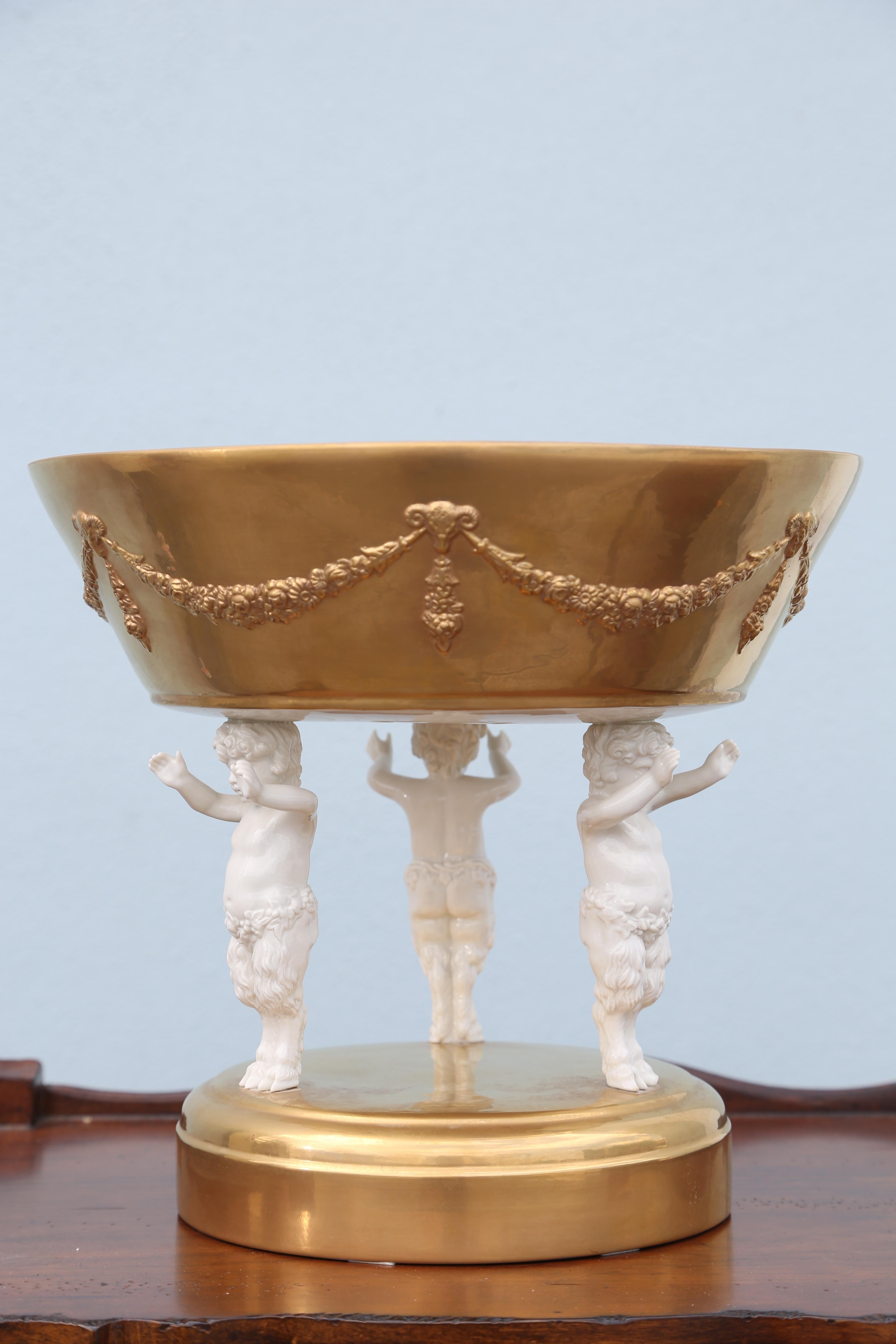 Gilded Porcelain Italian Centerpiece In Good Condition For Sale In West Palm Beach, FL