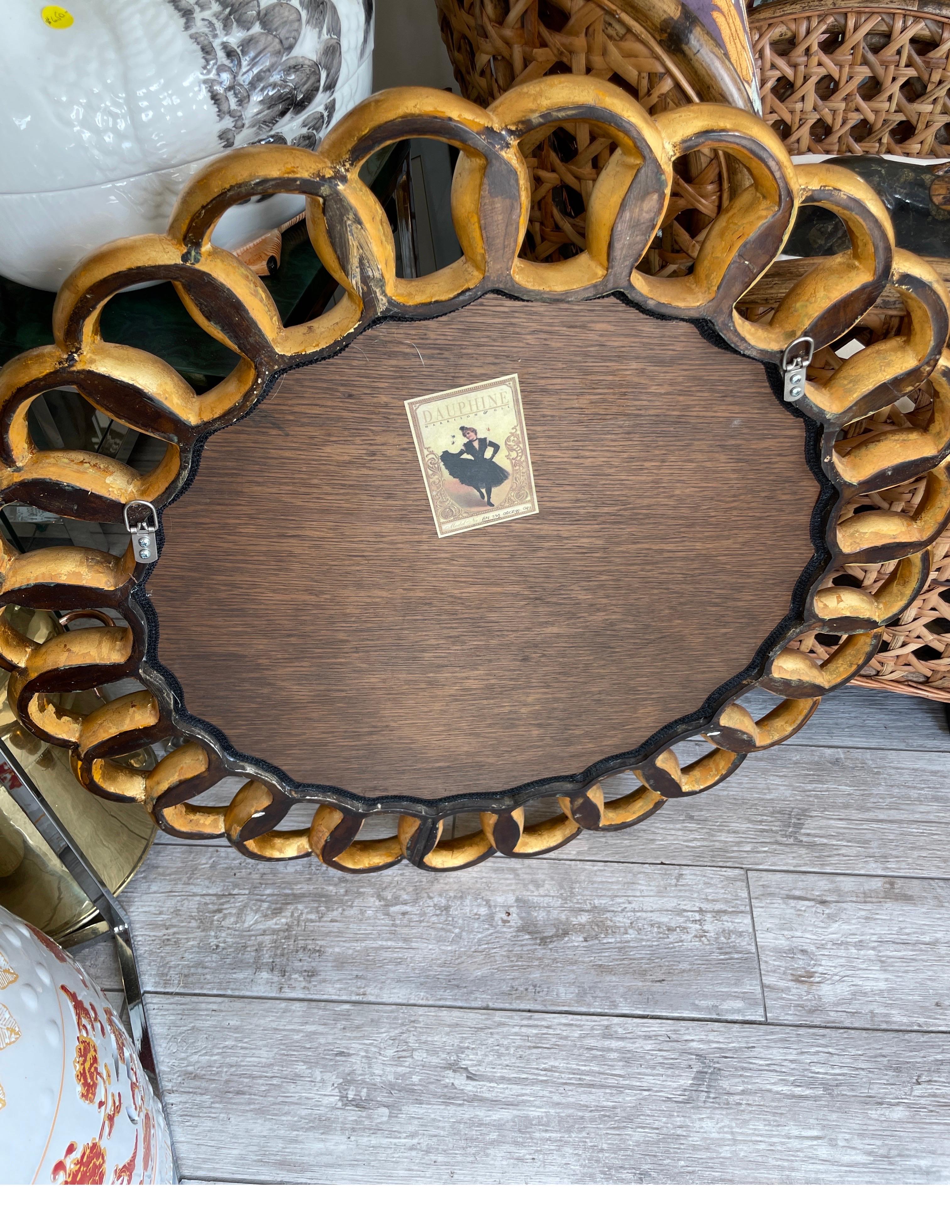 Bois doré Miroir Pretzel doré de Dauphine Mirror Co. en vente
