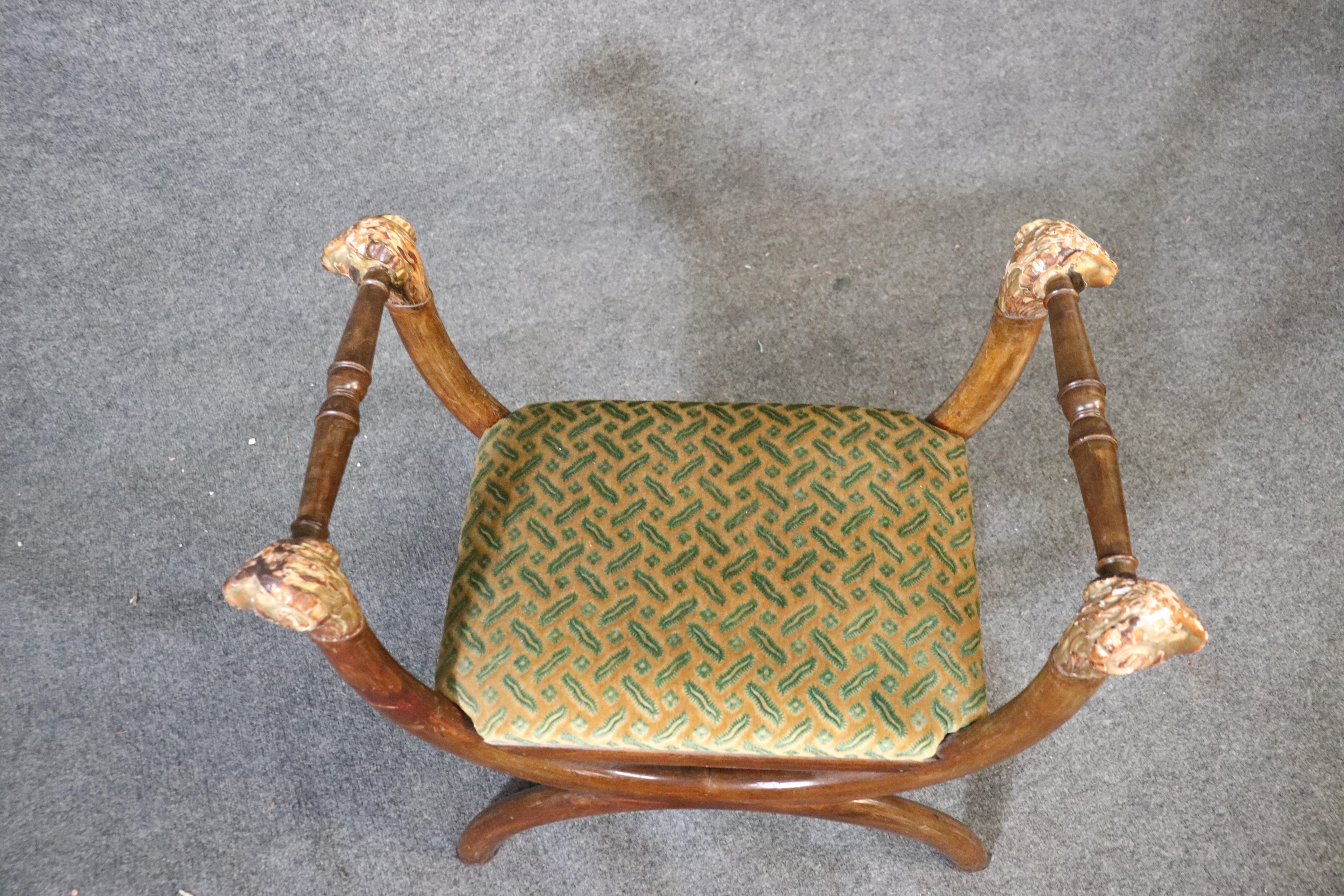 Gilded Rams Head French Regency Walnut Cerule Form Stool Bench, circa 1930 In Good Condition In Swedesboro, NJ