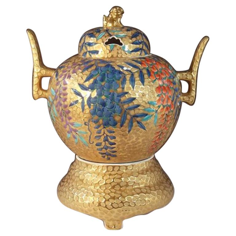 Jarre à couvercle en porcelaine dorée:: rouge et violette:: de style japonais contemporain:: réalisée par un maître artiste