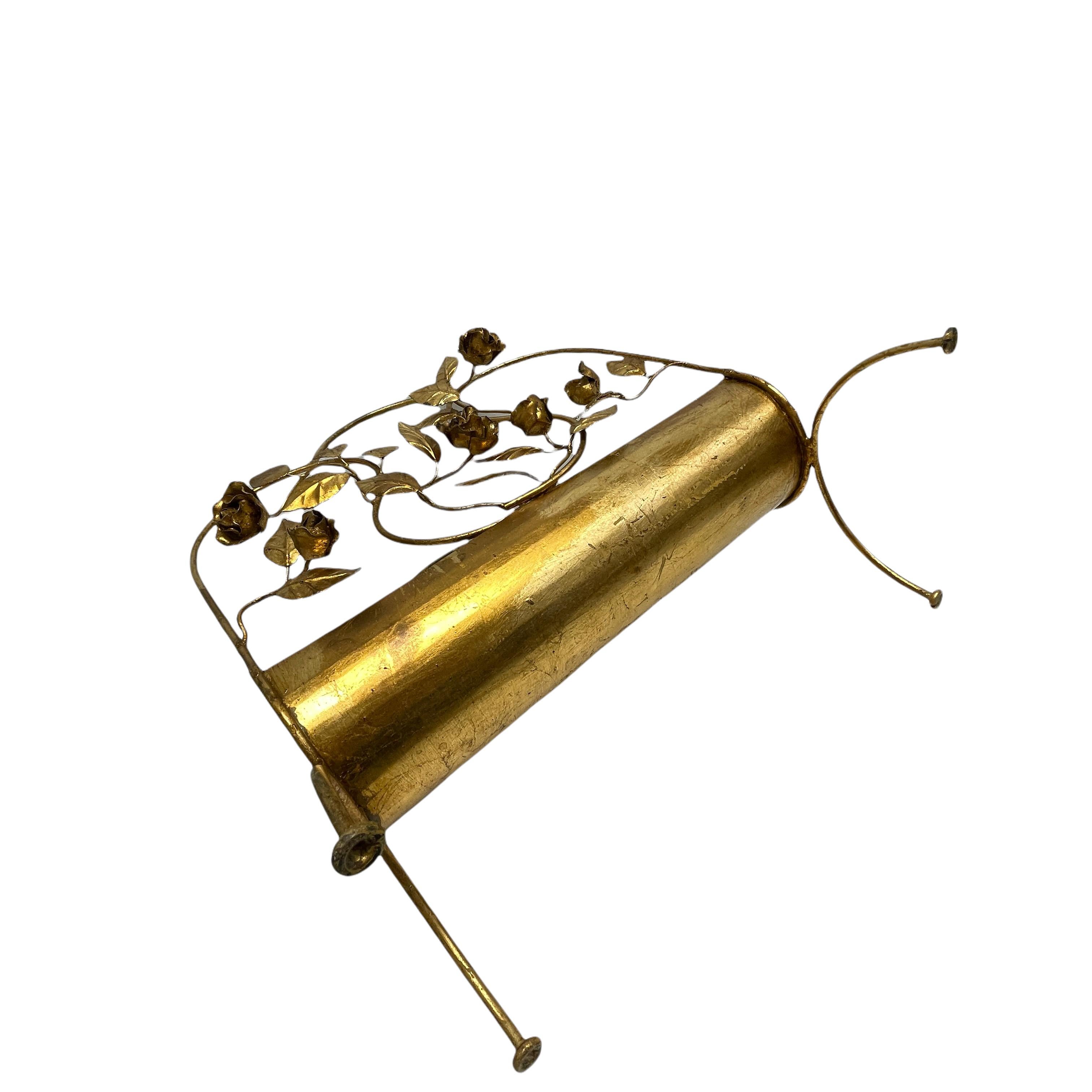 Portariviste rosa dorato stile Hollywood Regency fiorentino Tole Toleware 1950s in vendita 1