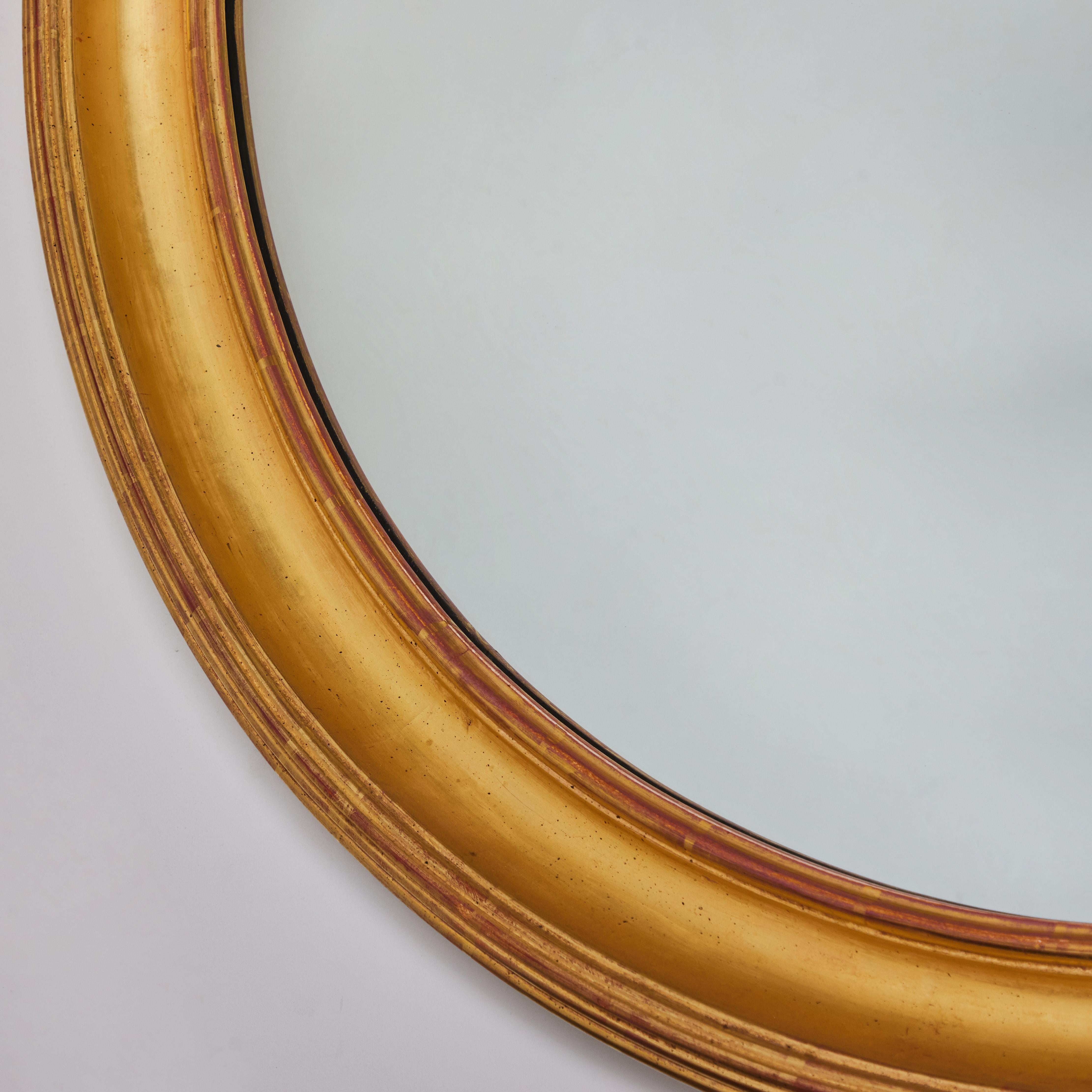 Miroirs ronds dorés   Vendu séparément Bon état - En vente à Newport Beach, CA