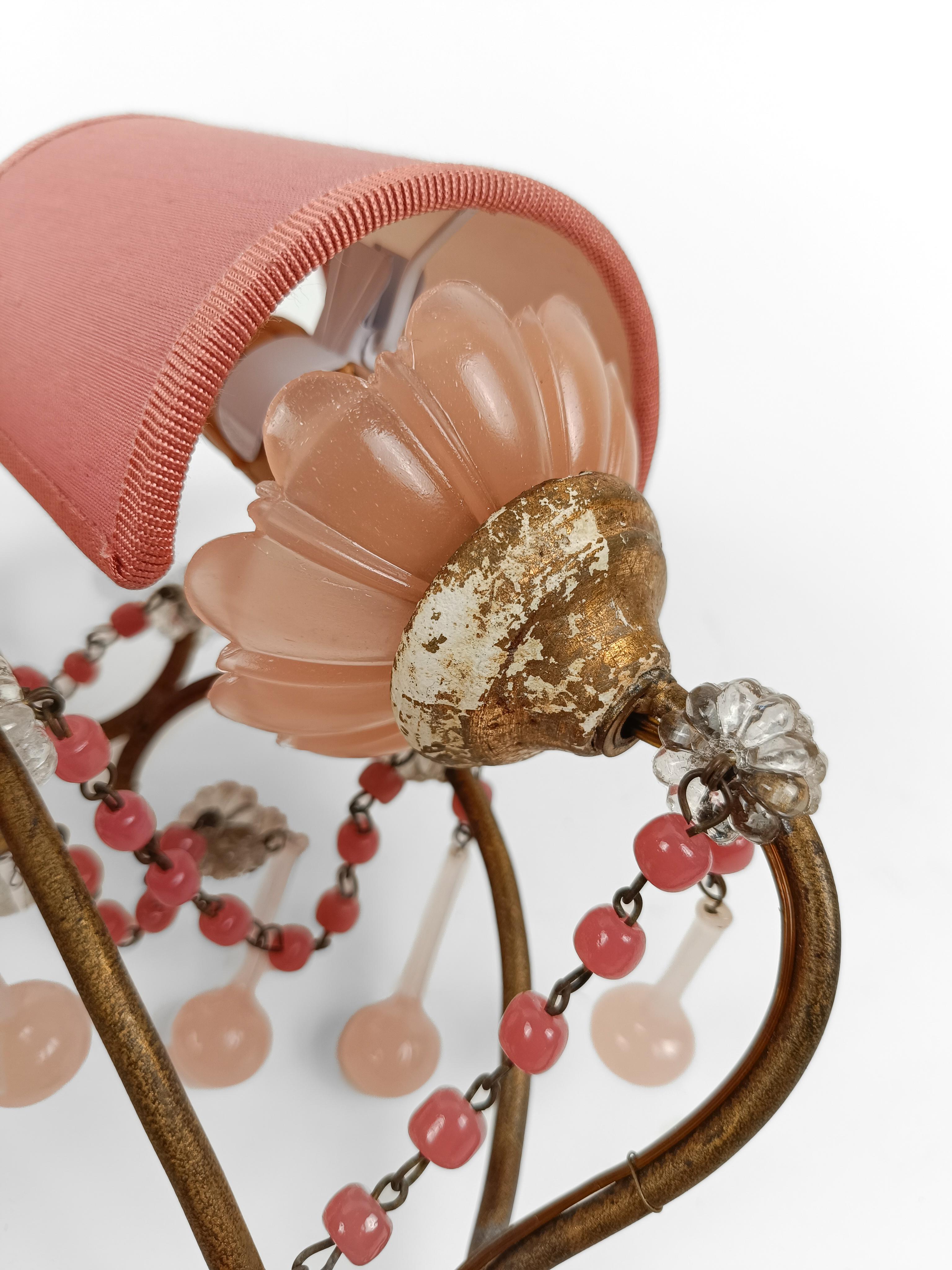 Appliques dorées avec tasses en opaline rose pêche, perles de cristal et gouttes de Murano  en vente 10