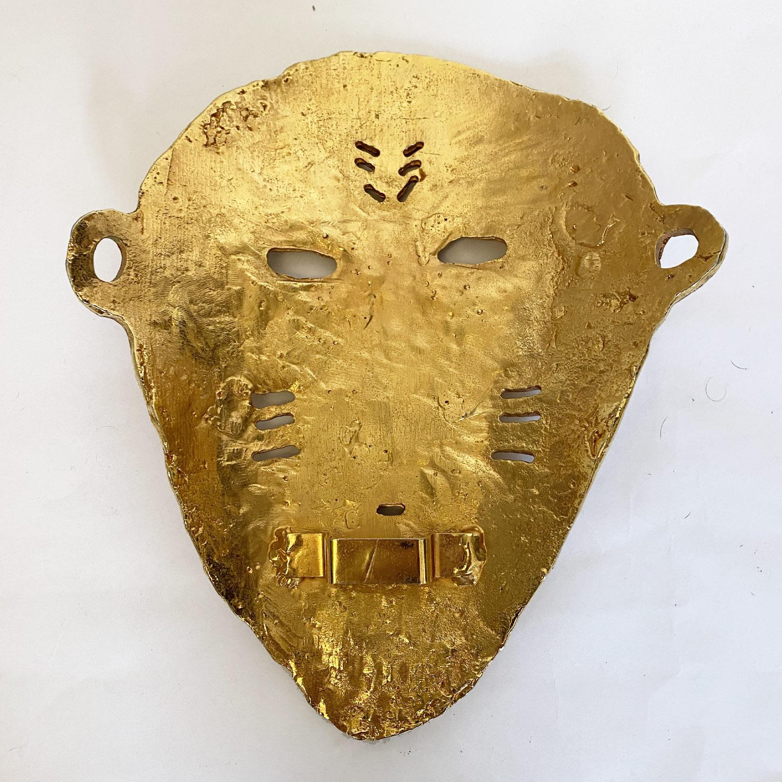 Français Masque sculptural doré de Linda Hattab pour Fondica, France, années 1990.