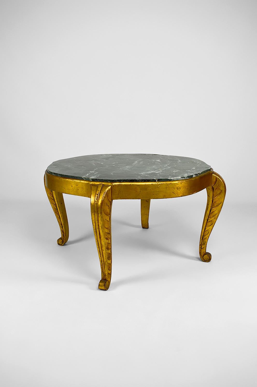 Gilded Side Table with Marble Top by Maison Jansen, Neoclassical Art Deco, 1940s In Good Condition For Sale In VÉZELAY, FR