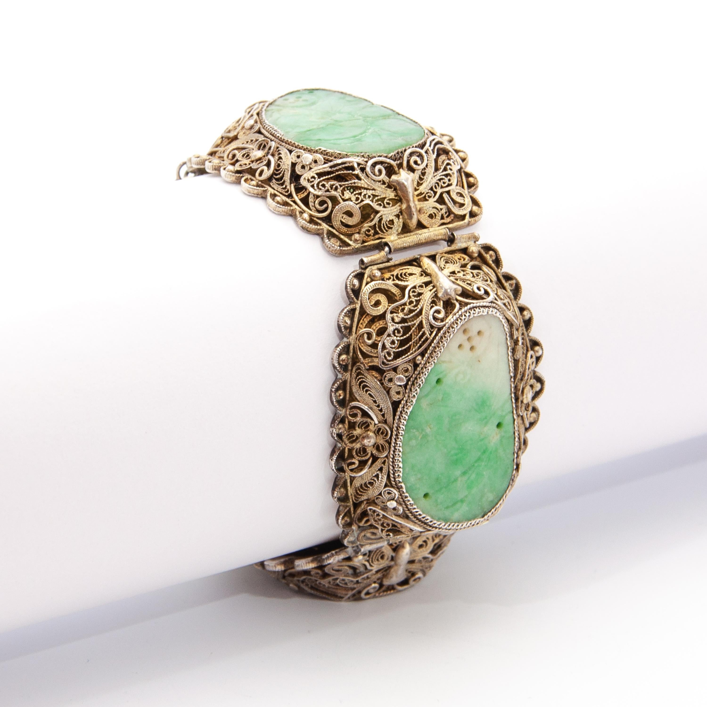 Bracelet vintage à maillons en argent doré et jade sculpté Bon état - En vente à Rotterdam, NL