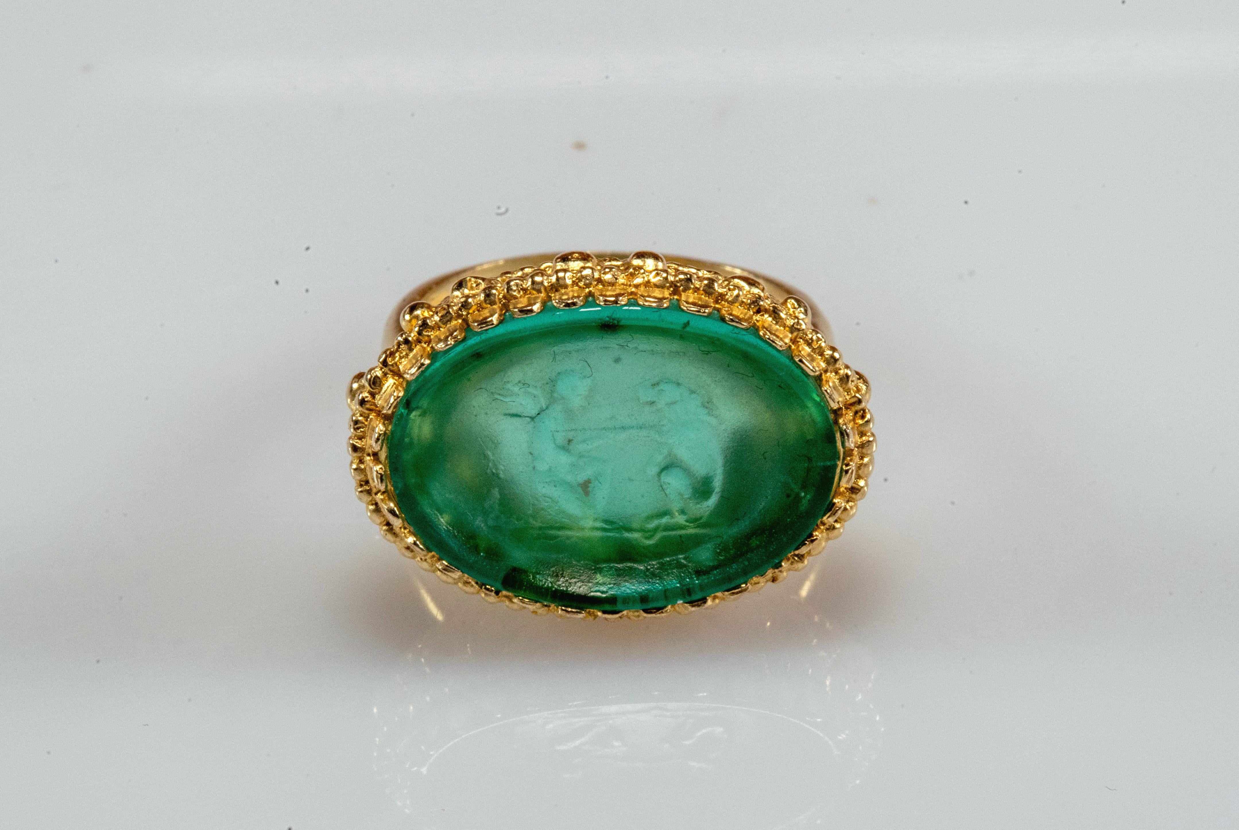 Gilded Silver Ring Glass Paste Cameo Etruscan Jewelry Style In Excellent Condition In Rome, IT