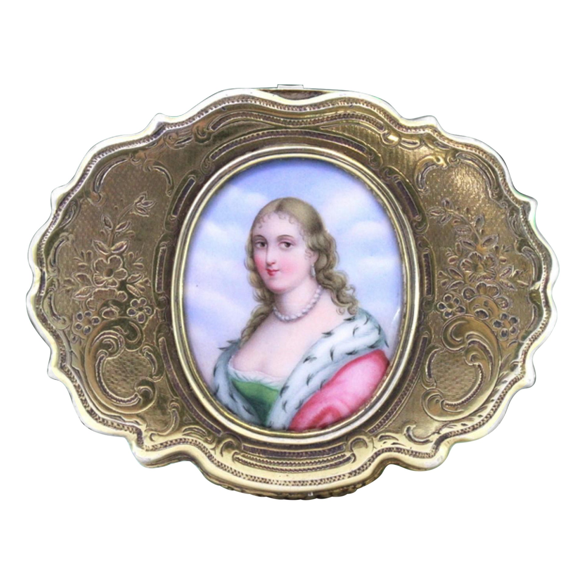 Gilded silver snuff box with enamel lady figure and engraved friezes For Sale