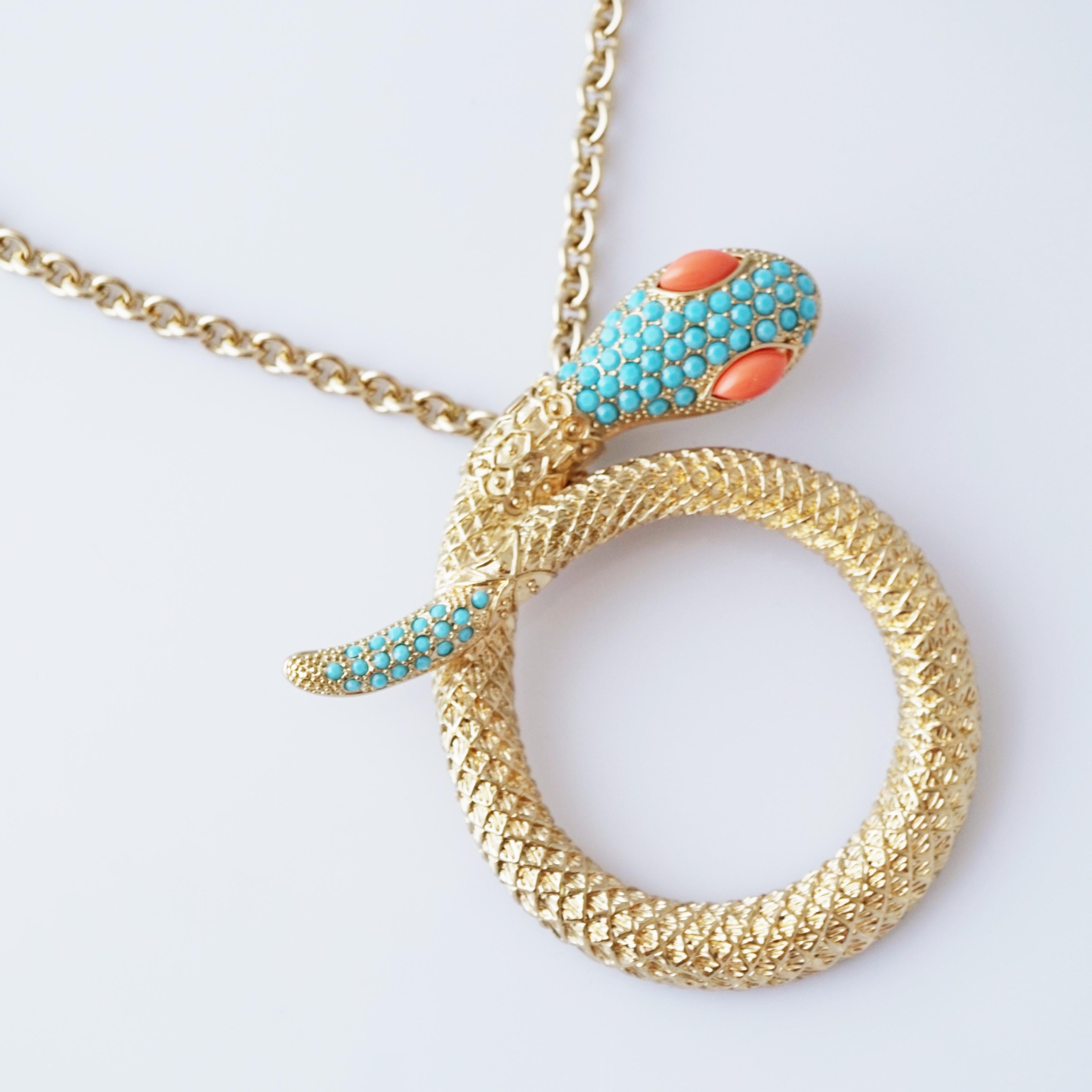 Moderne Collier à pendentifs en serpent doré avec accents de turquoise et de corail par Graziano, années 1980 en vente