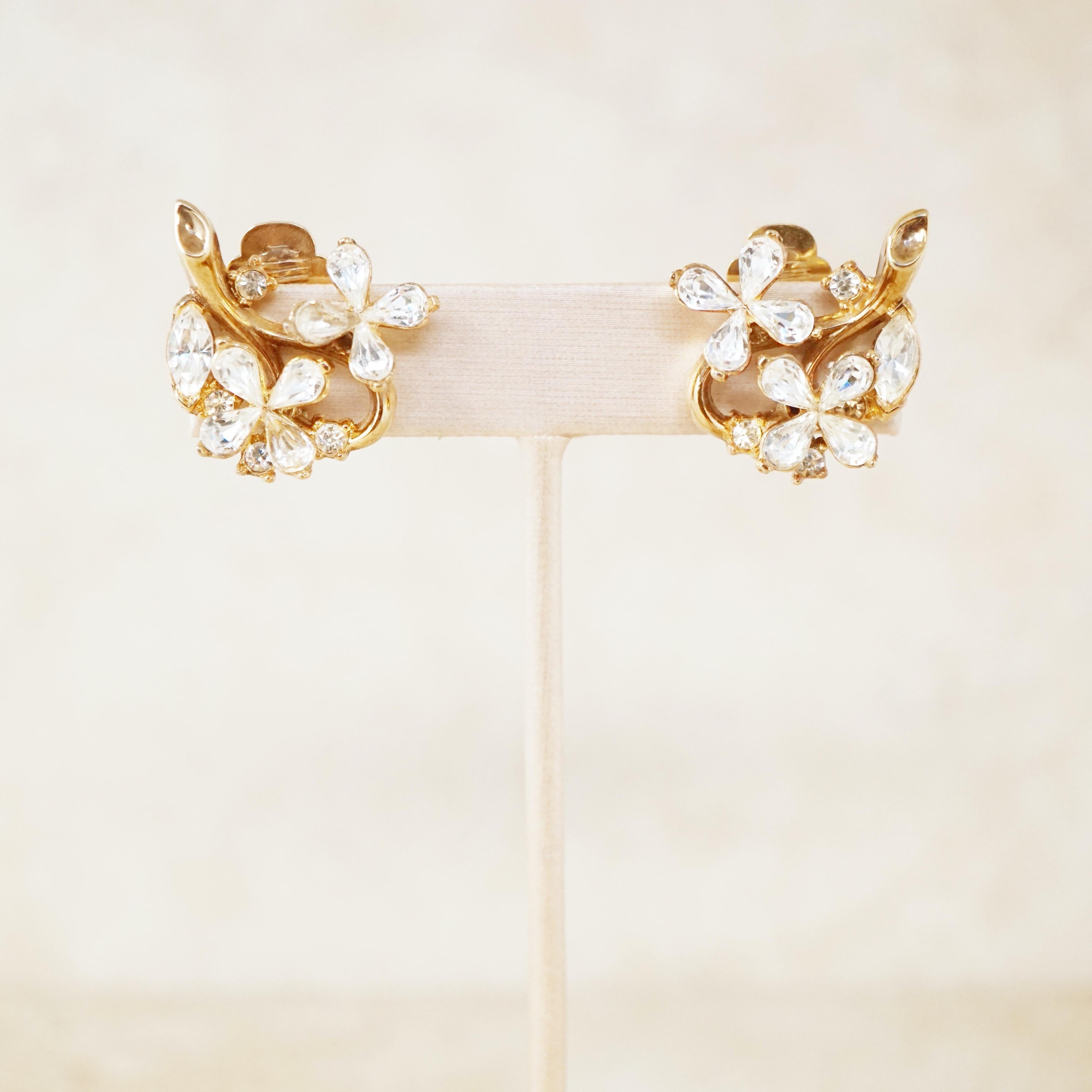 trifari flower earrings