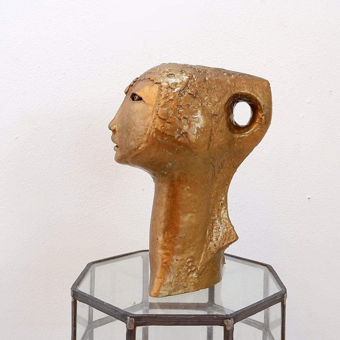 Scultura di testa di donna in terracotta dorata in vendita 6