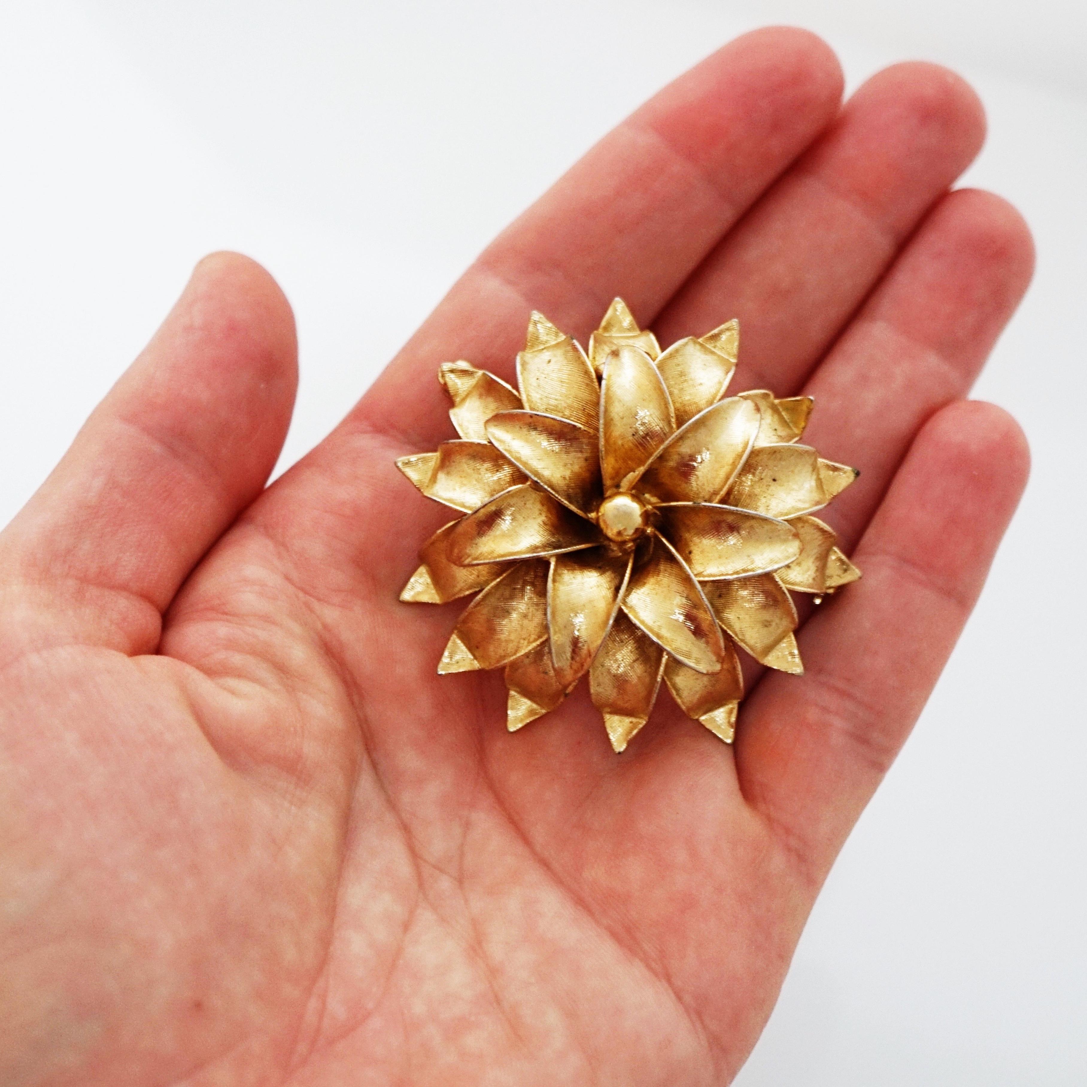 Gilded Three Dimensional Layered Flower Figural Brooch By Hobé, 1950s In Good Condition For Sale In McKinney, TX
