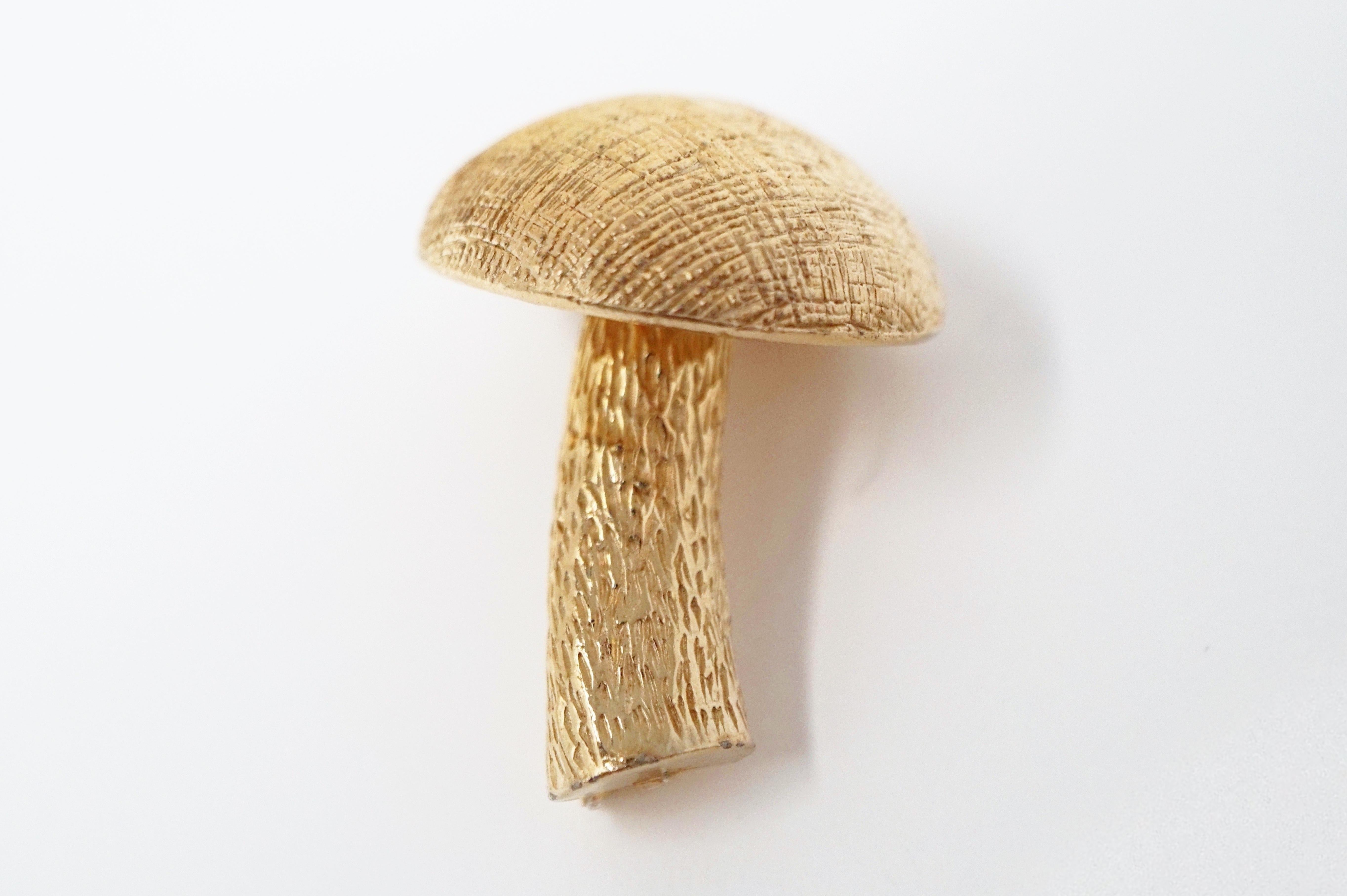 Gilded Three Dimensional Mushroom Brooch by Castlecliff, Signed, circa 1950s In Excellent Condition In McKinney, TX