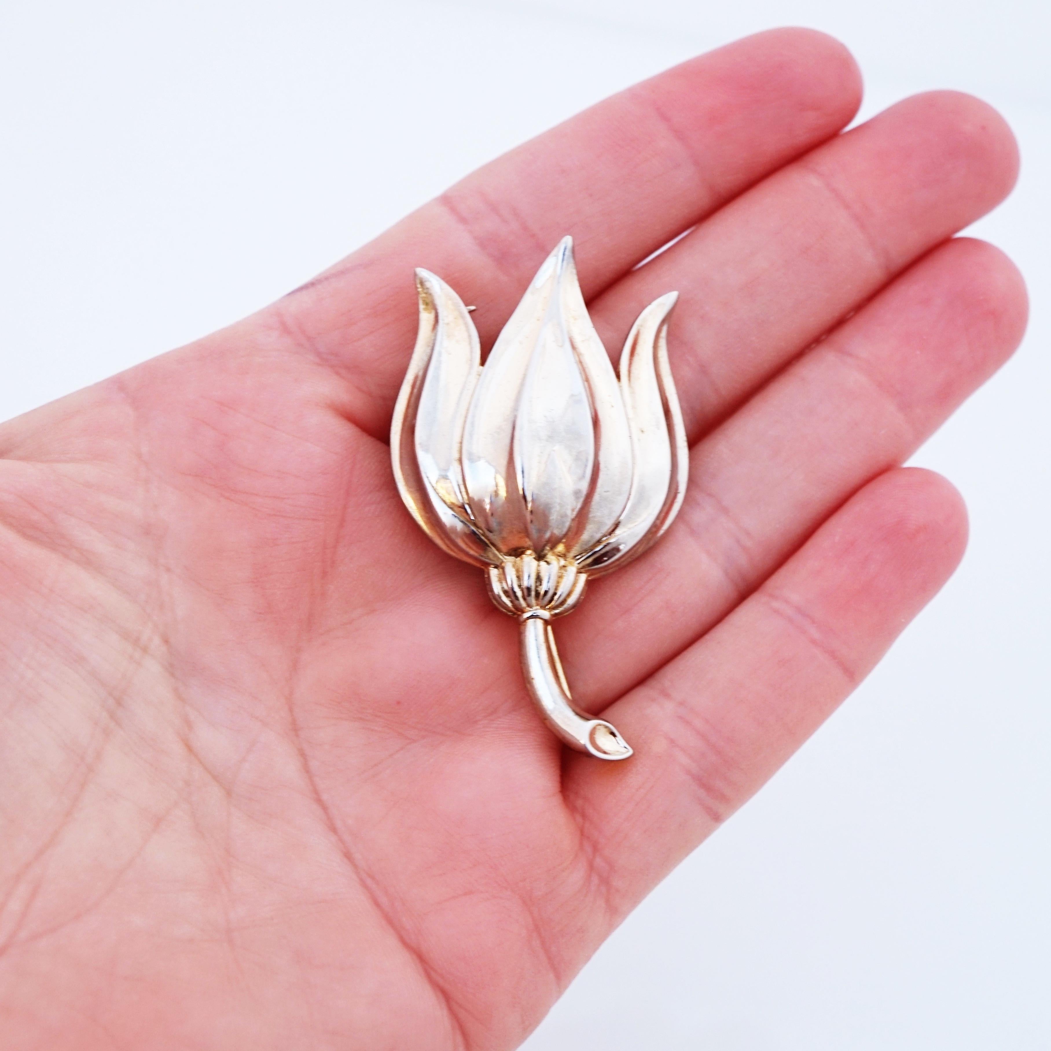 Modern Gilded Tulip Flower Figural Brooch By Alfred Philippe for Crown Trifari, 1950s