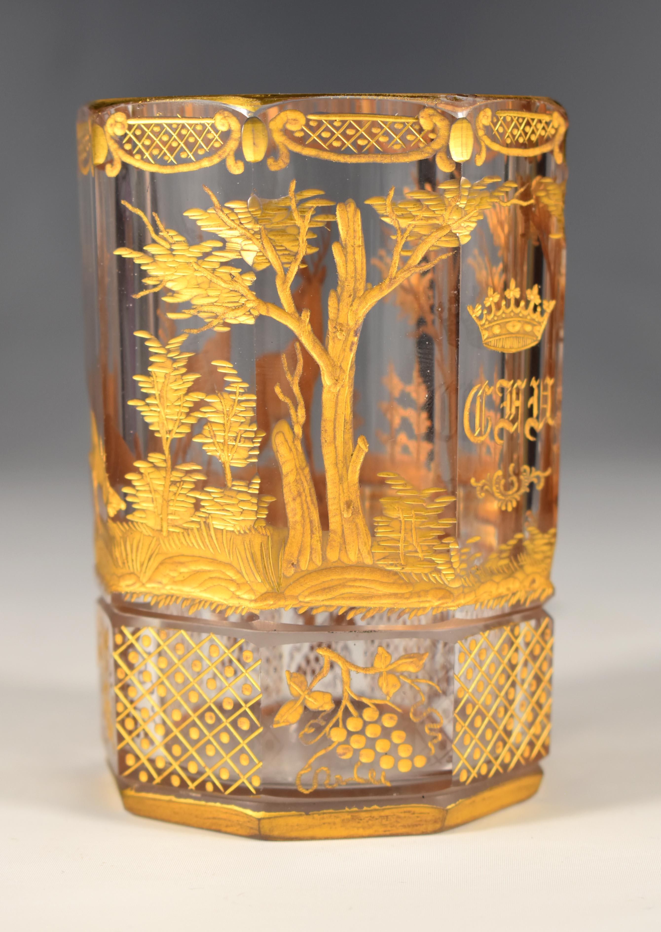 Gilded Vase + Two Gilded Glasses - Hunting motif. 20th century For Sale 8