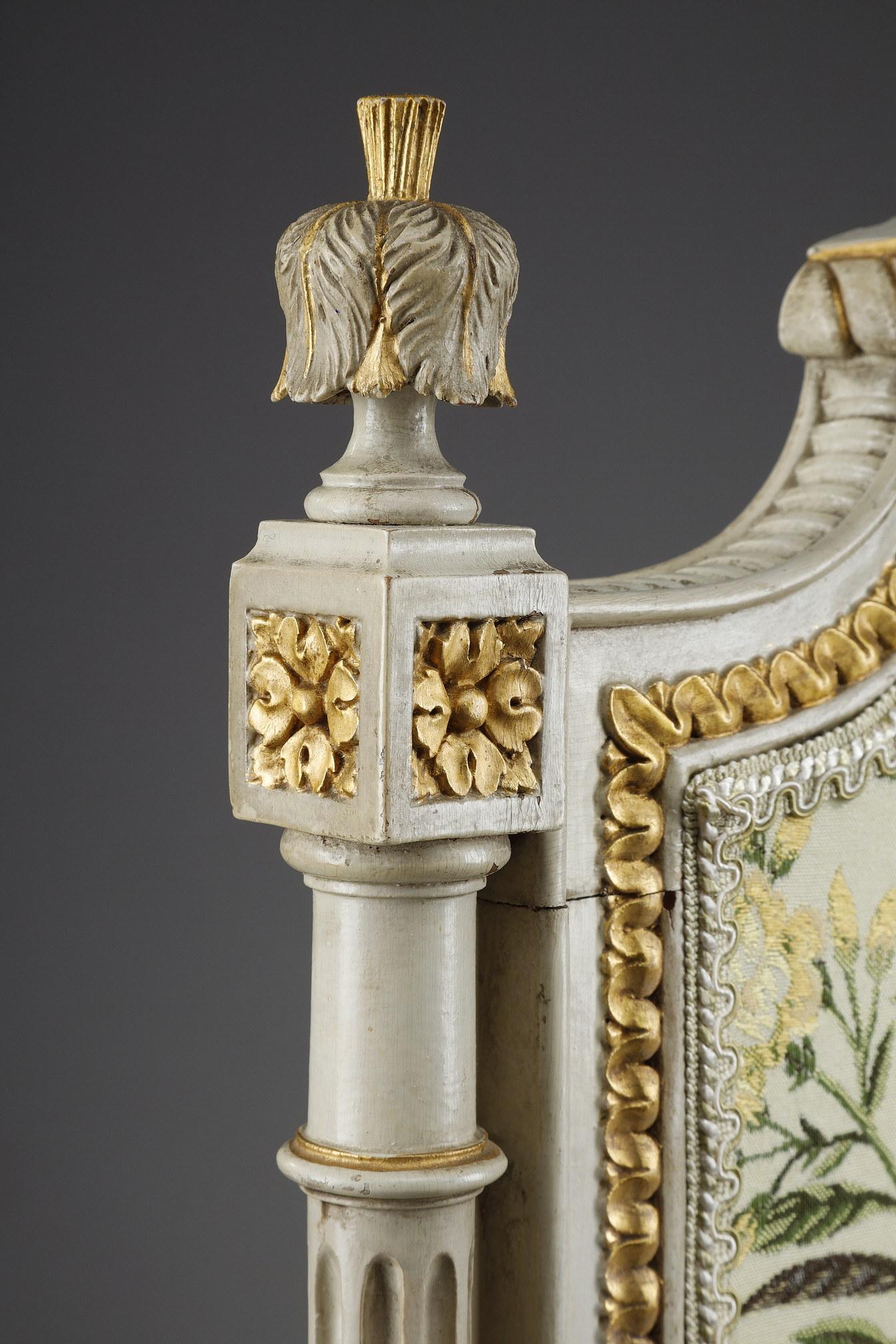 Gilded Wood Fire Screen with Parrots, Louis XVI Style 3