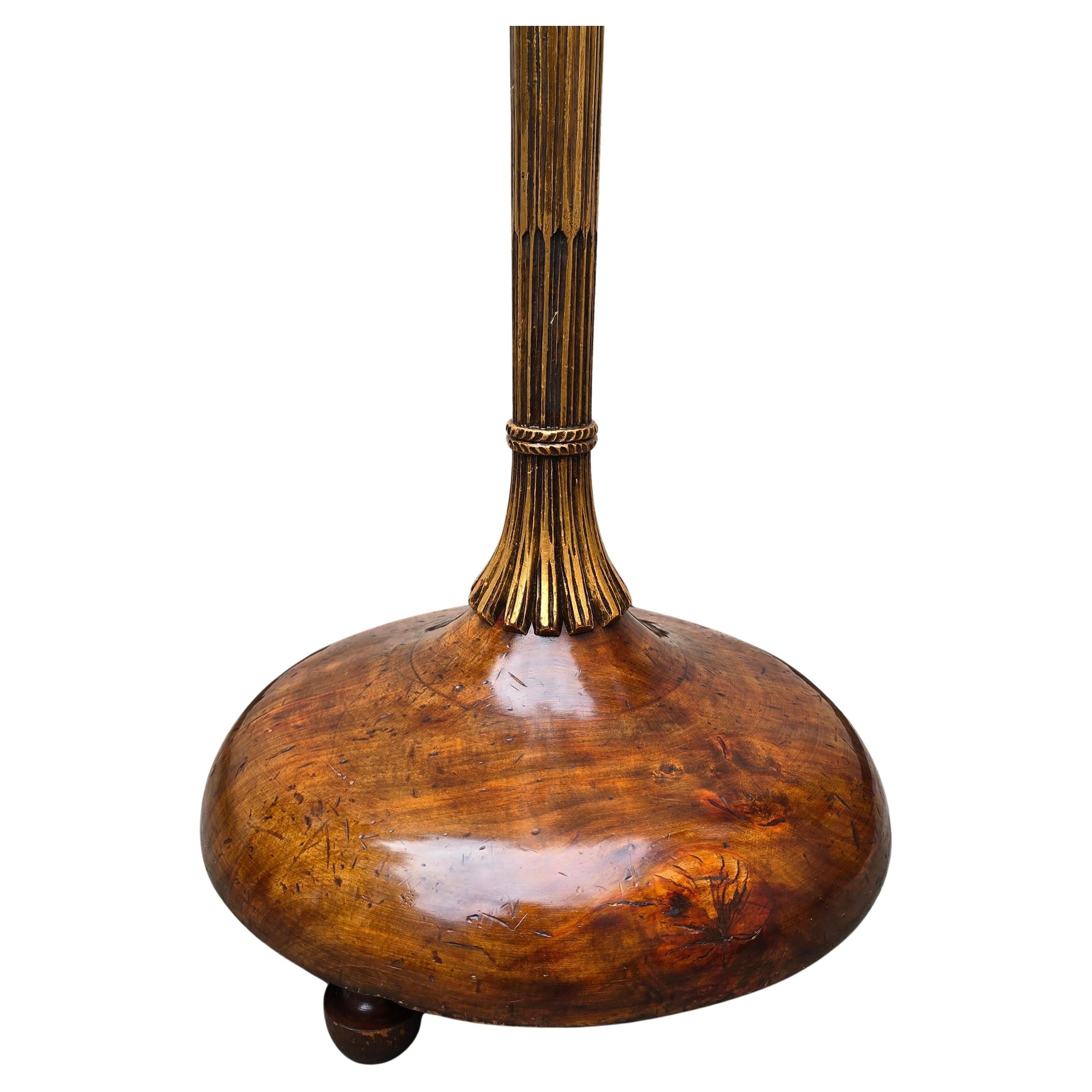 Lámpara de pie de madera dorada de Alfred Chambon, años 30 en venta 5