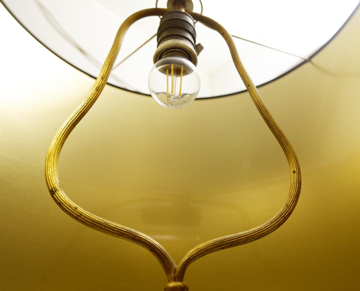 Stehlampe aus vergoldetem Holz von Alfred Chambon:: 1930er Jahre (Mitte des 20. Jahrhunderts) im Angebot