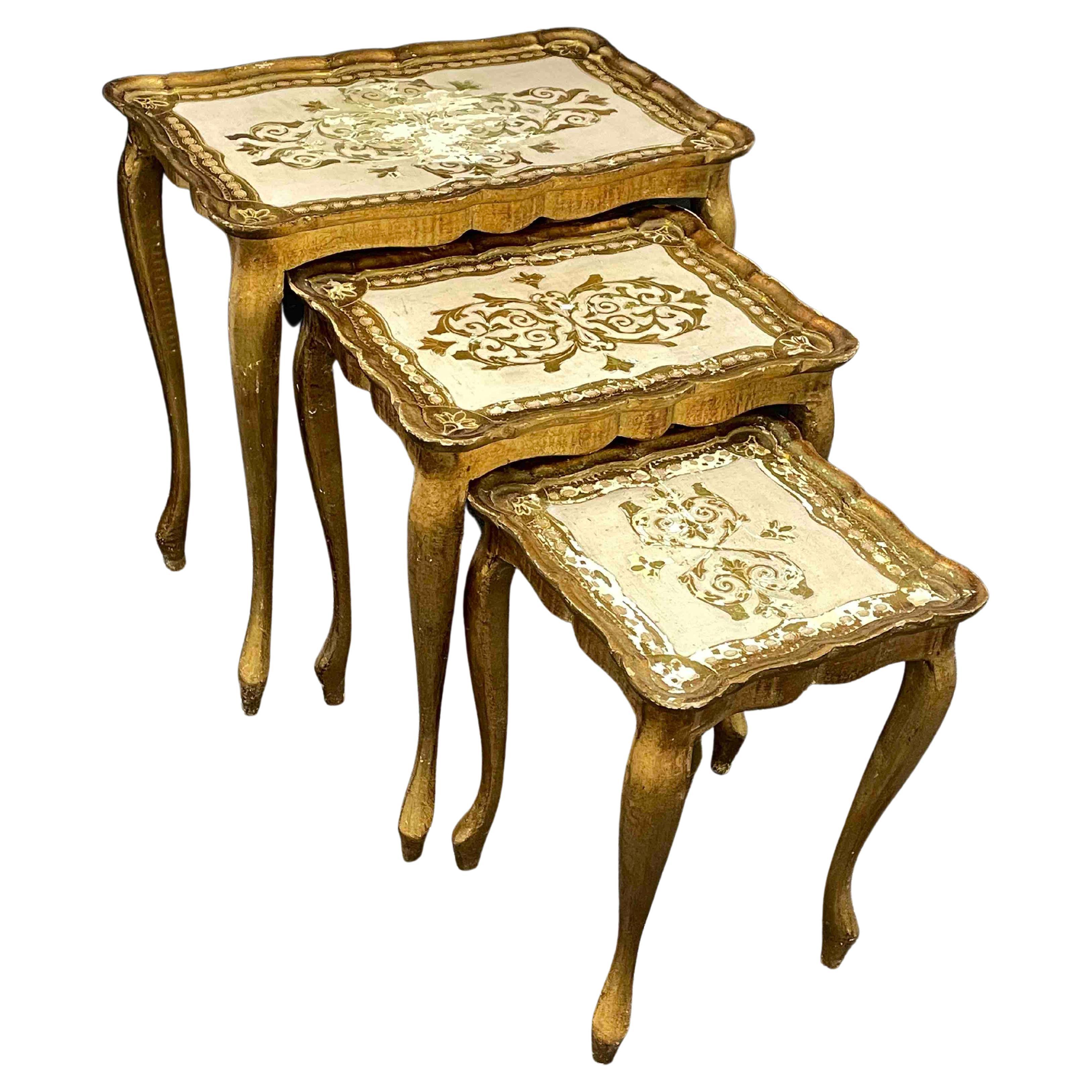 Gilded Wood Florentine Hollywood Regency Style Tole Set of Three Nesting Tables For Sale