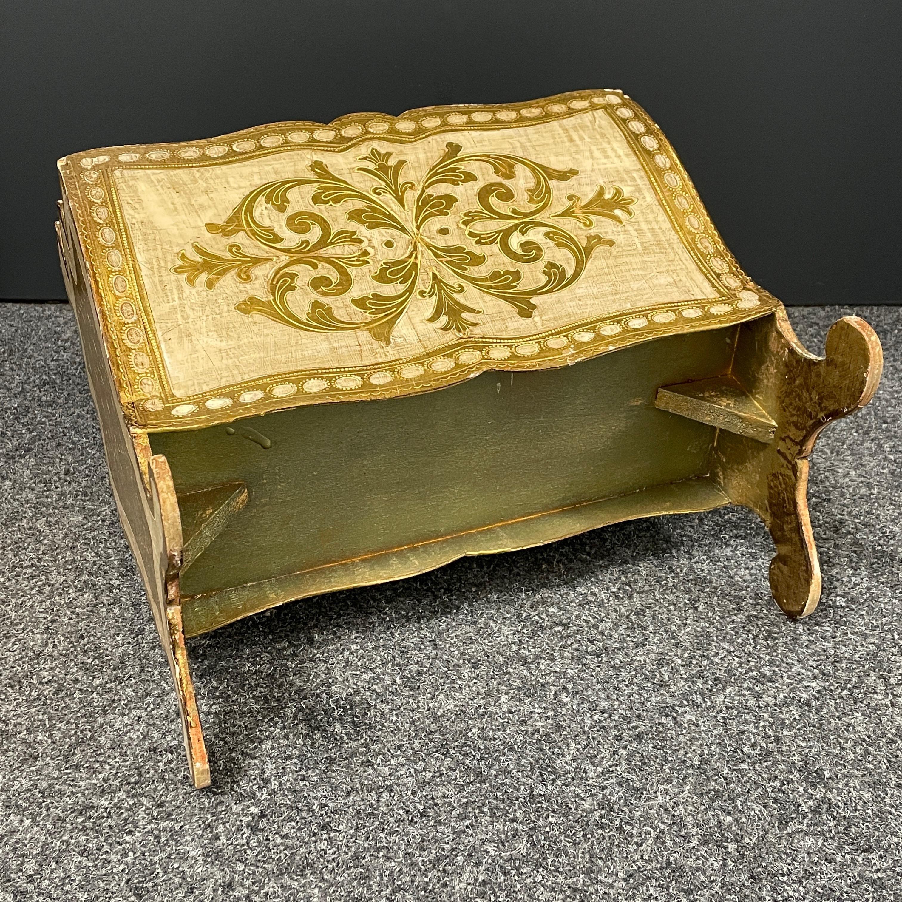 Italian Gilded Wood Magazine Rack Florentine Hollywood Regency Style Tole Toleware 1950s For Sale