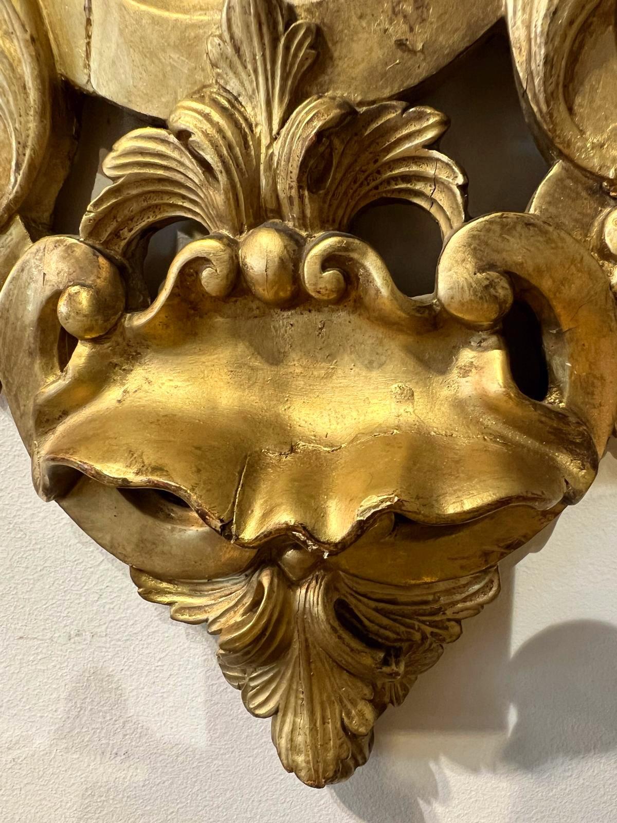 Espejo de Madera Dorada con Putti, Italia, Siglo XIX en venta 4