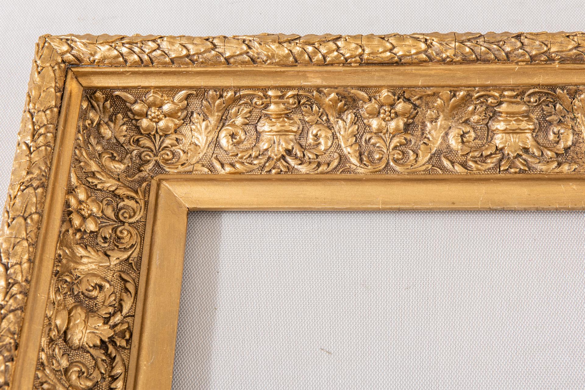 Marco Antiguo de Madera Dorada para Cuadro o para Espejo Francés en venta