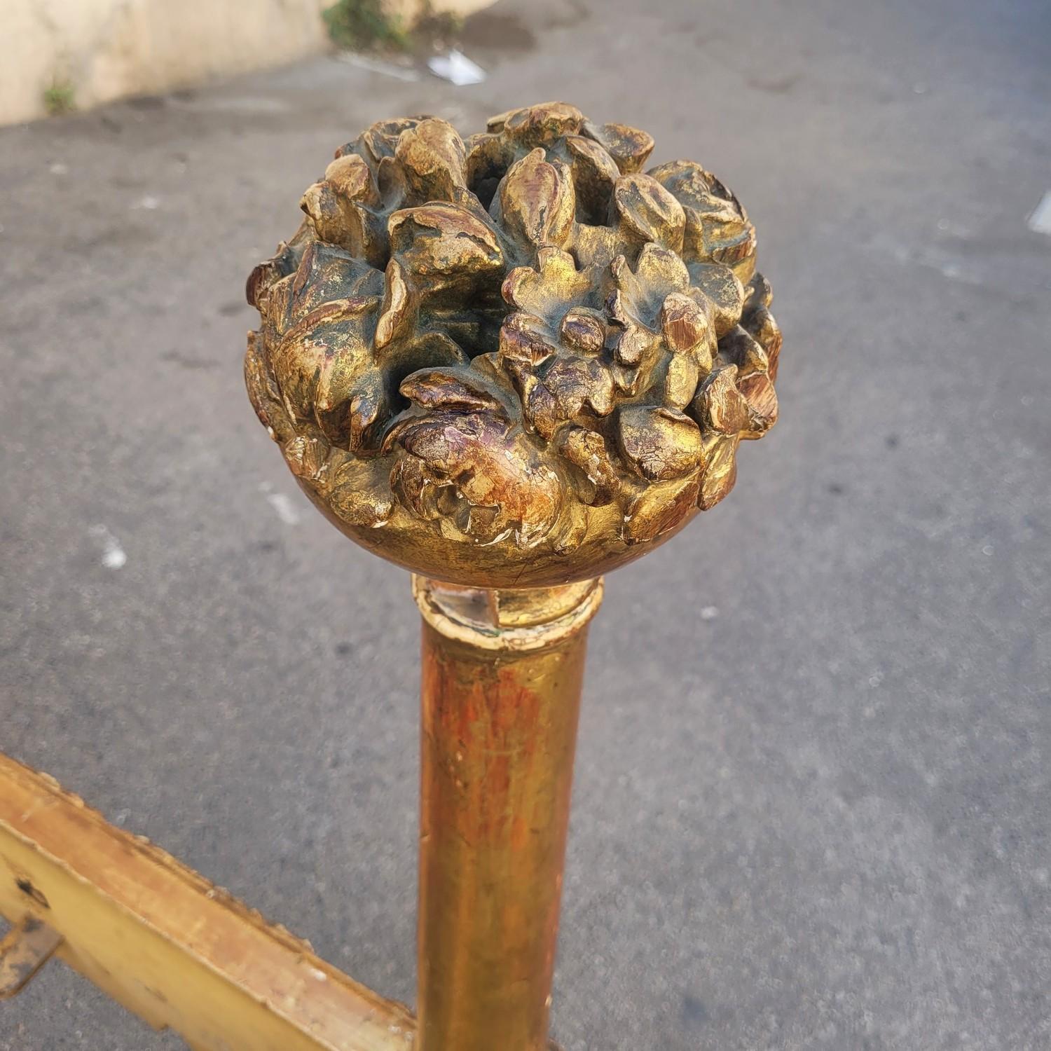 Marco de cama de madera dorada, ancho 176,5 cm, finales del siglo XIX en venta 13