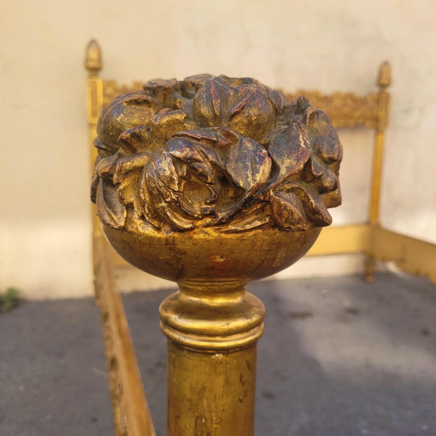 Marco de cama de madera dorada, ancho 176,5 cm, finales del siglo XIX en venta 3