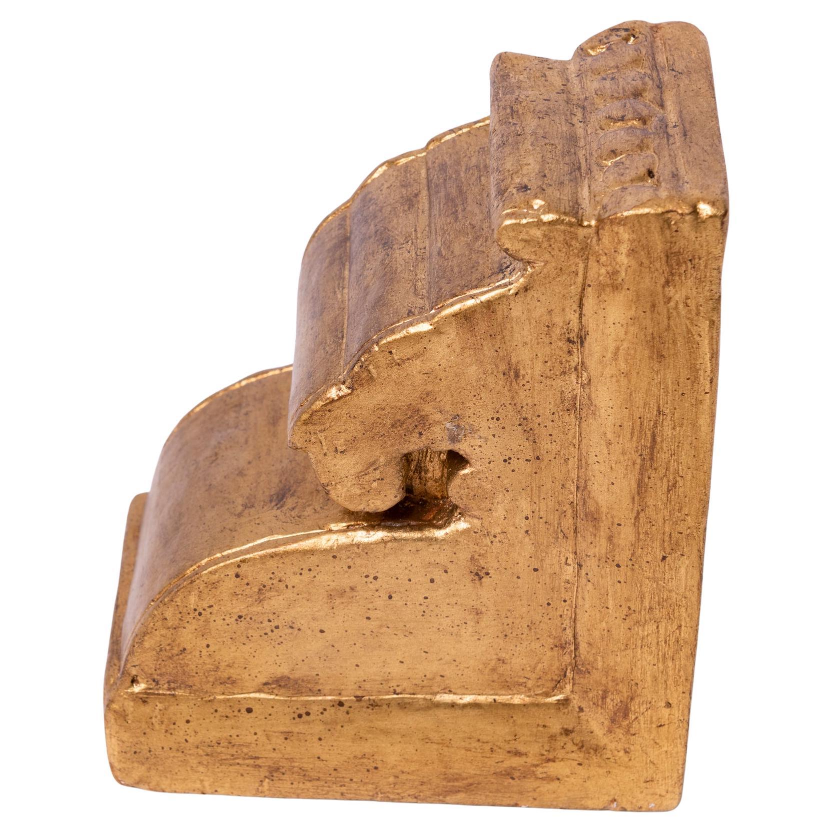 Vergoldete Holzregale im Angebot 5