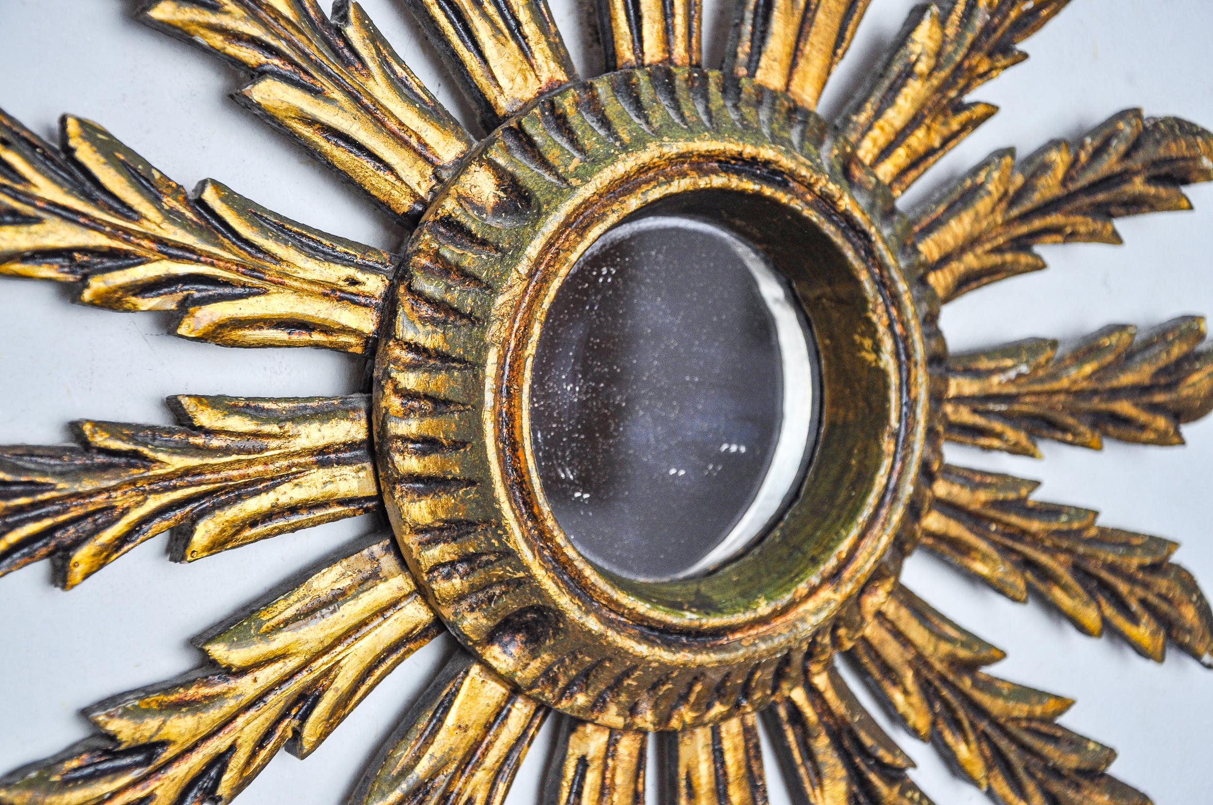 Specchio solare in legno dorato, Francia, 1960, 38 cm In condizioni buone in vendita a BARCELONA, ES