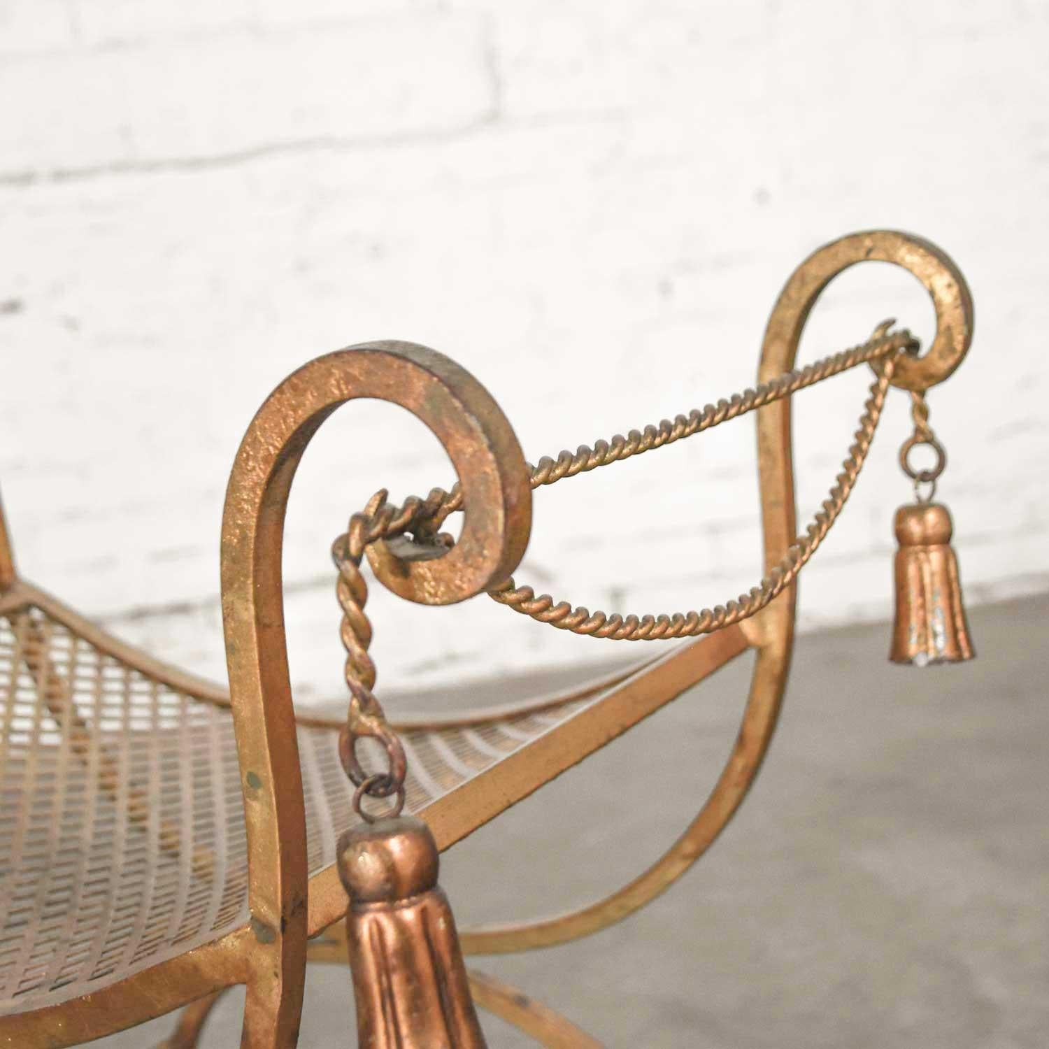 Gilded Wrought Iron Curule or Savonarola Italian Hollywood Regency Vanity Stool im Angebot 3