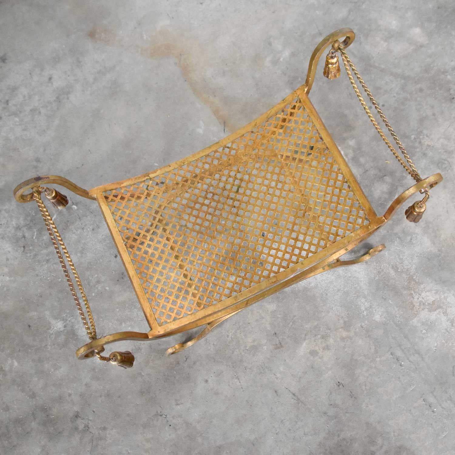 Gilded Wrought Iron Curule or Savonarola Italian Hollywood Regency Vanity Stool im Angebot 1