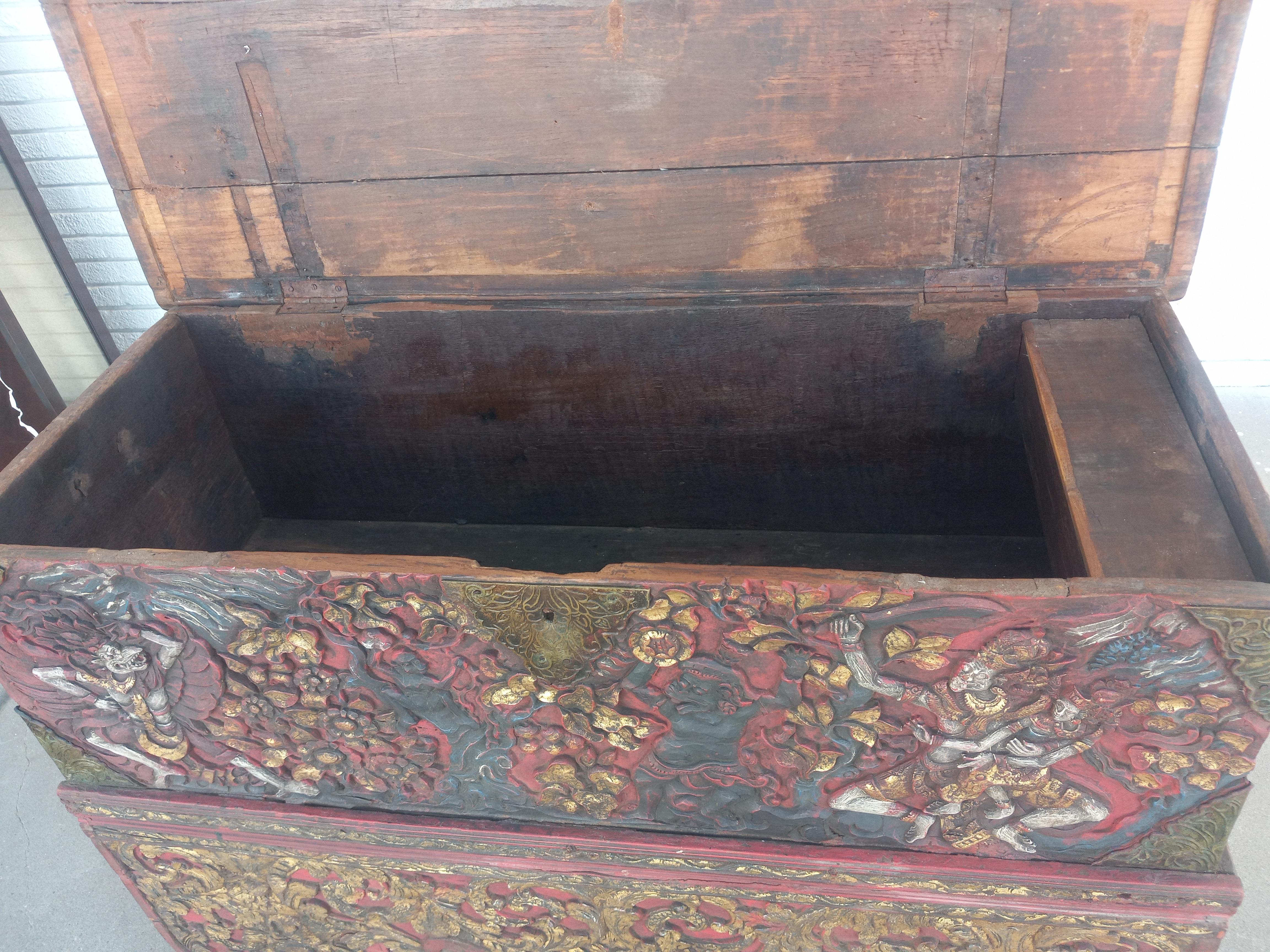 Hand-Painted Giled Wedding Coffer For Sale