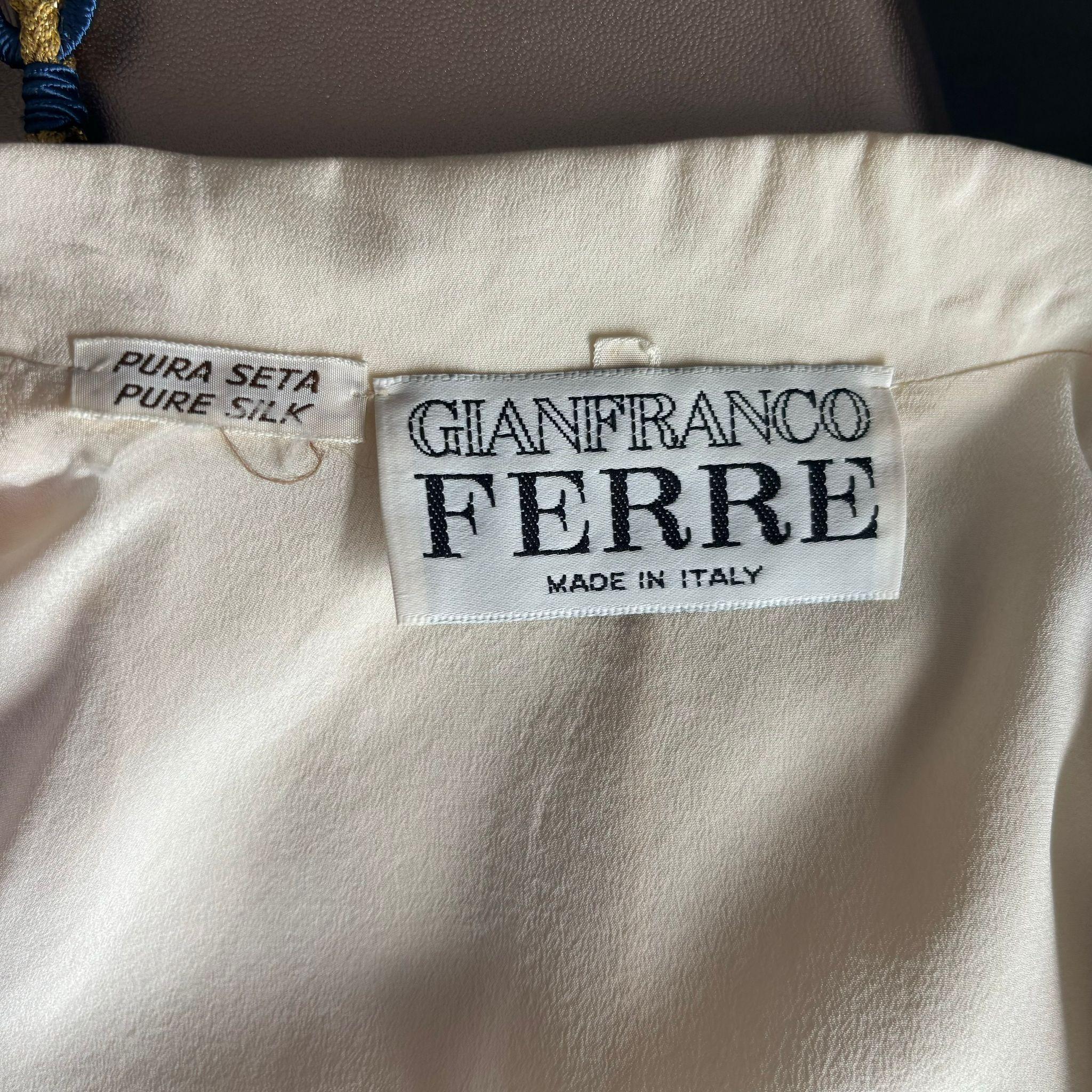 Gilet Gianfranco Ferrè in seta in ottime condizioni in vendita 2
