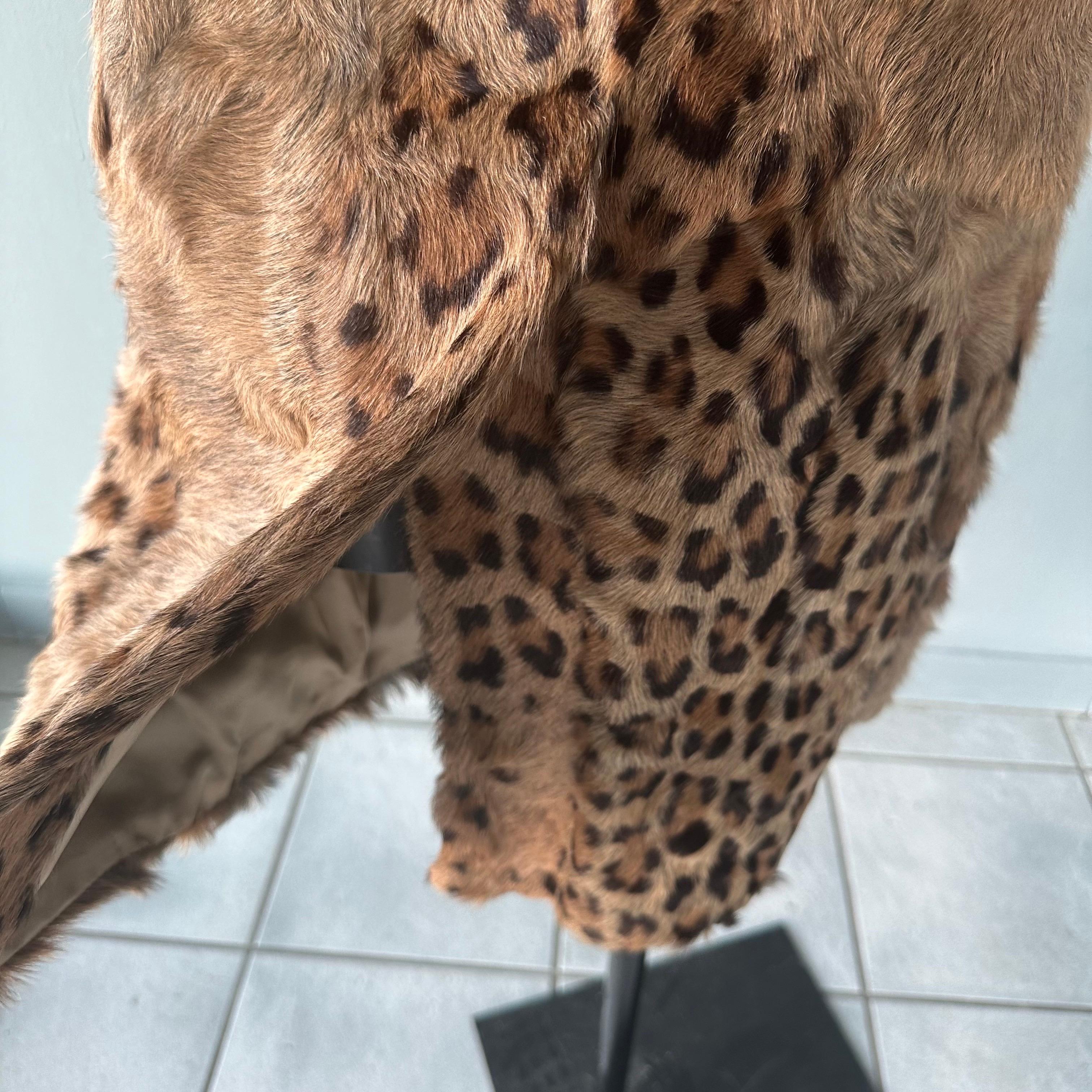 Gilet Prada  in pelliccia di capretto con stampa animalier In Excellent Condition For Sale In Basaluzzo, IT