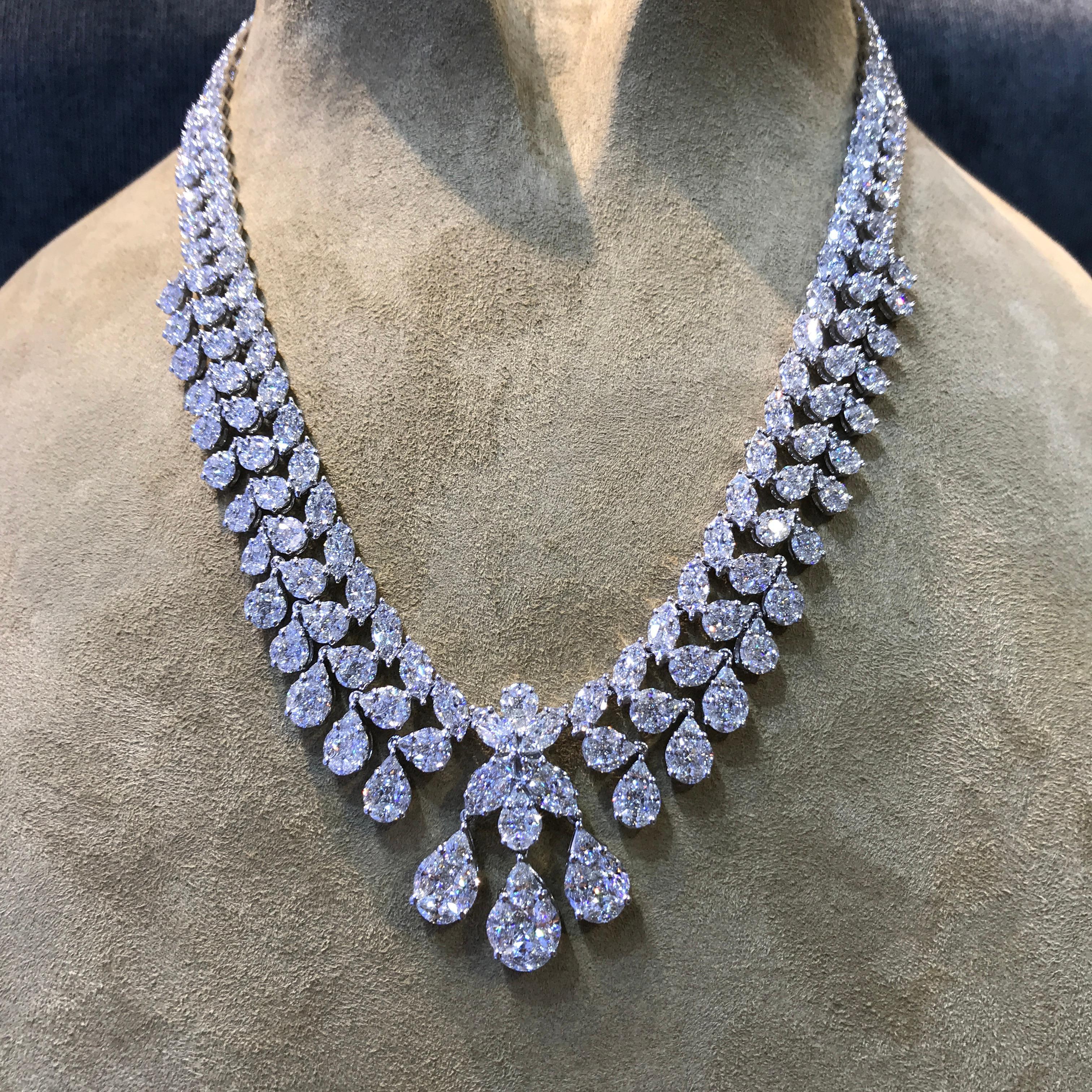 Class GILIN Collection - simple elegance diamond necklace , superb craftsmanship with white diamonds. Delicate and sophisticated!


Necklace - Length: 16.75 in / Width: 8-13.8 mm / Depth: 2.88 mm
Main Stone - Height: 30 mm / Width: 17 mm / Depth: