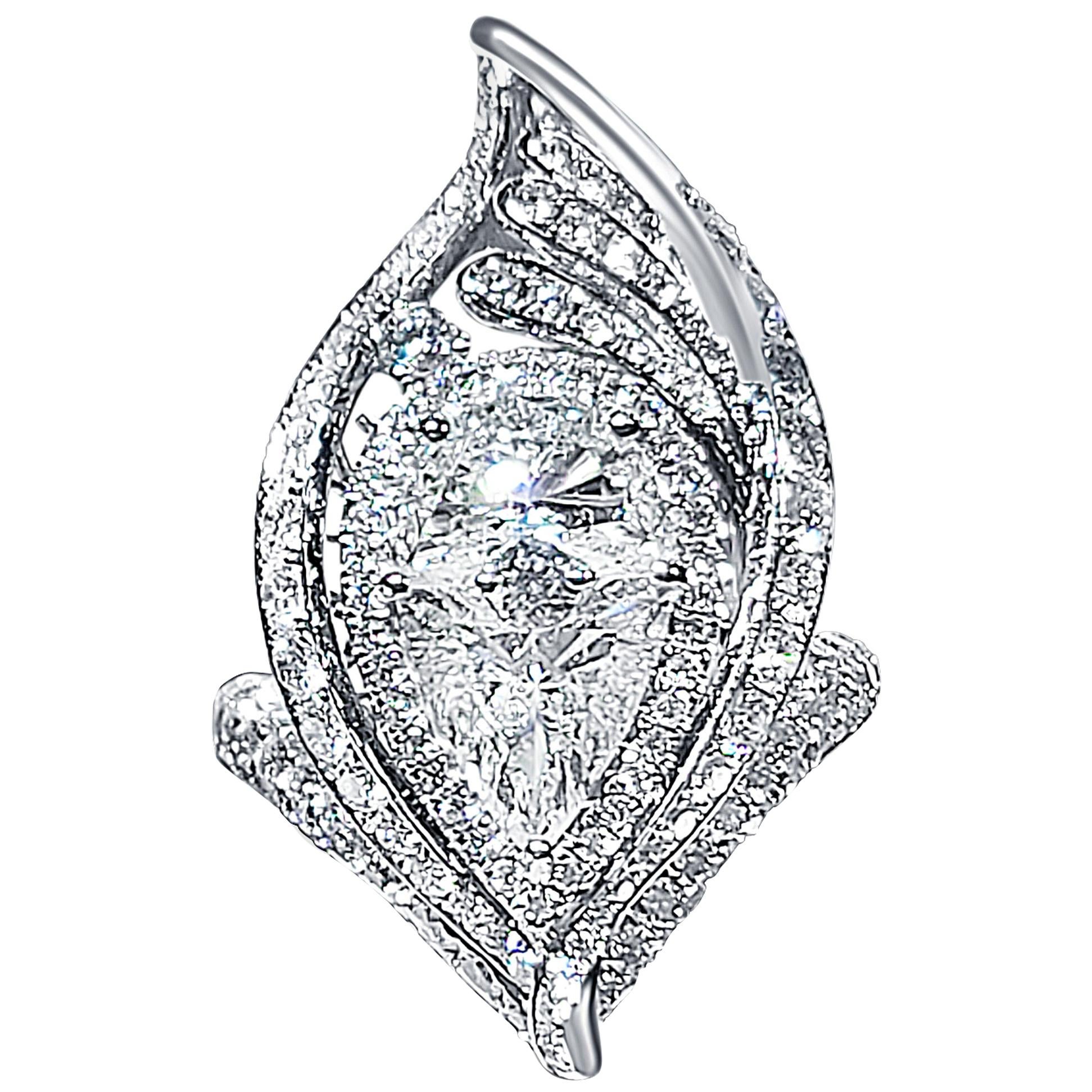 Gilin 18 Karat Gold White Diamond Ring For Sale